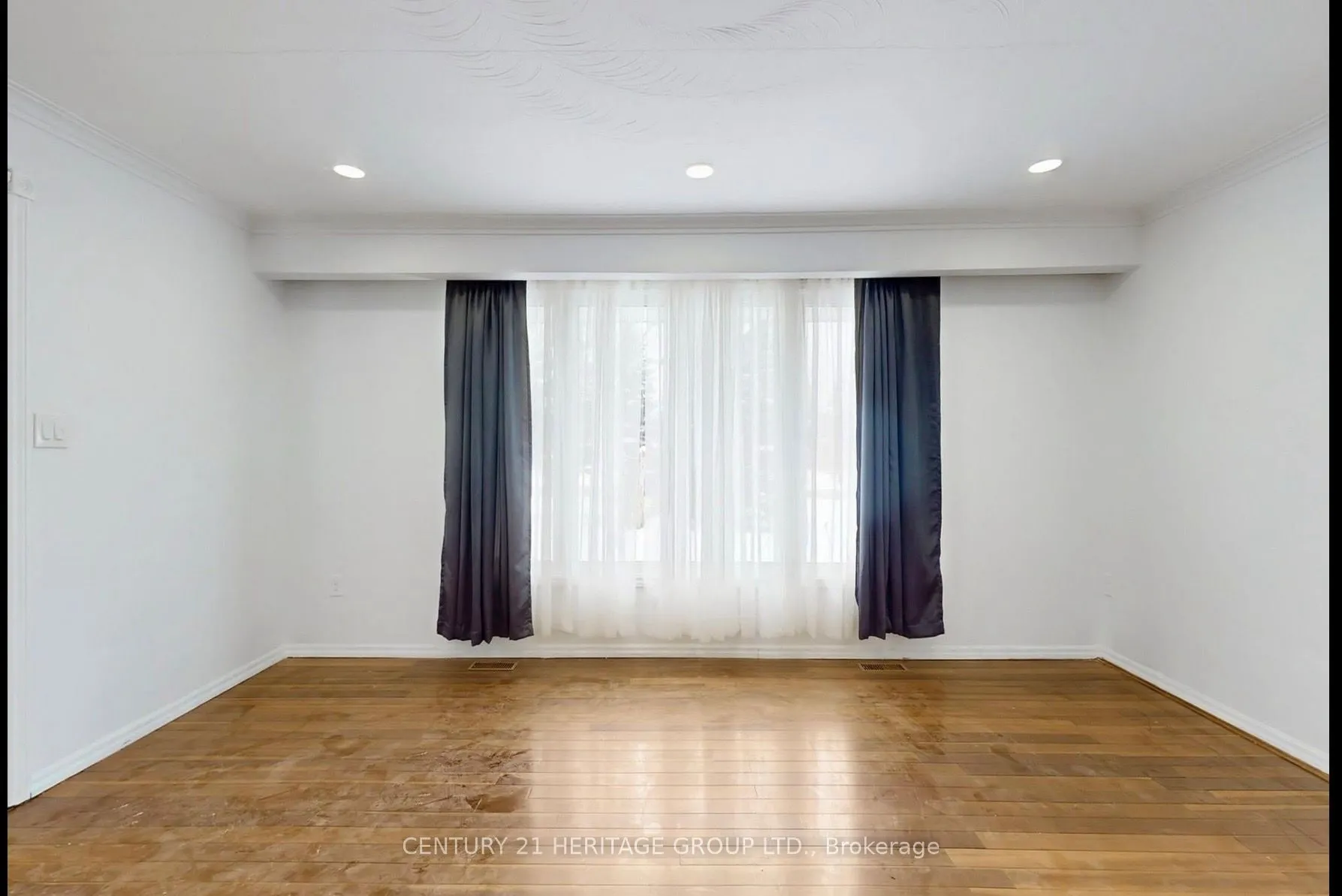 20015 Bathurst Street