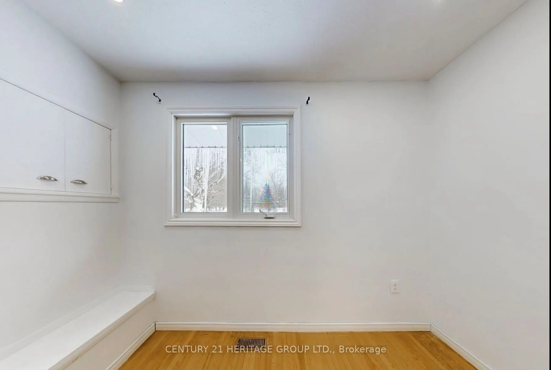 20015 Bathurst Street