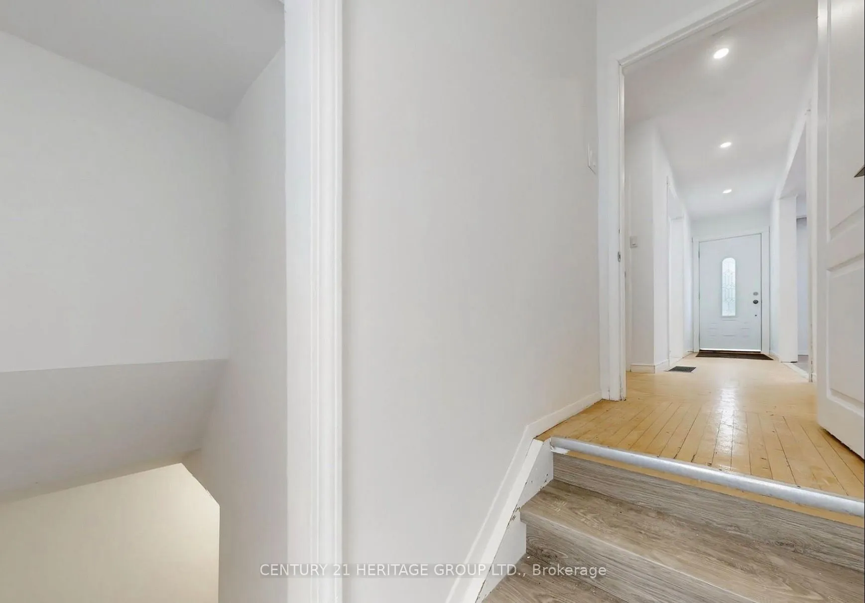 20015 Bathurst Street