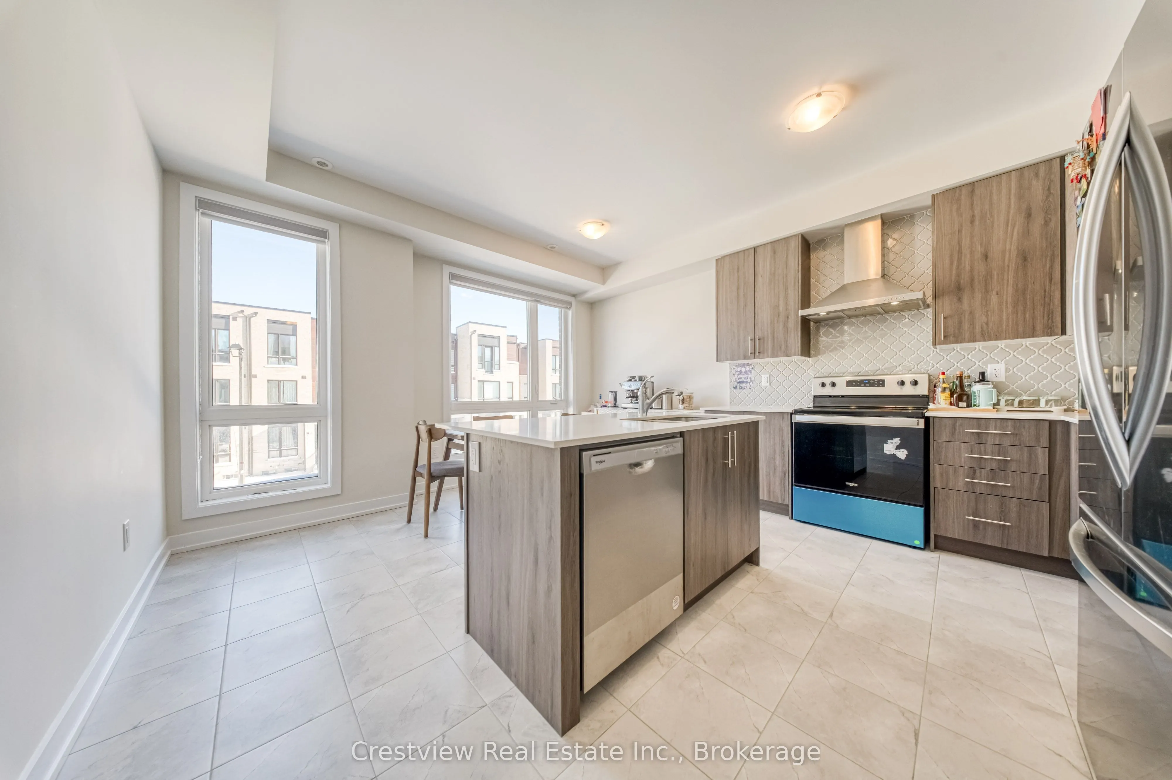 84 Stauffer Crescent