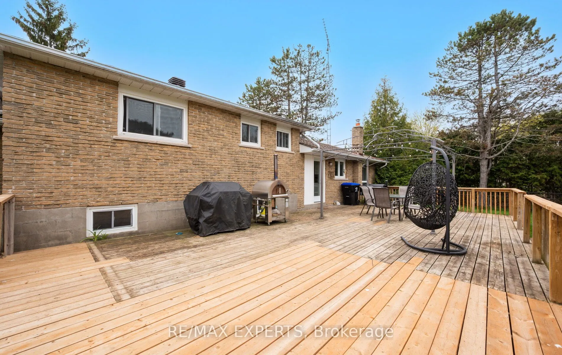 12 Simon Drive