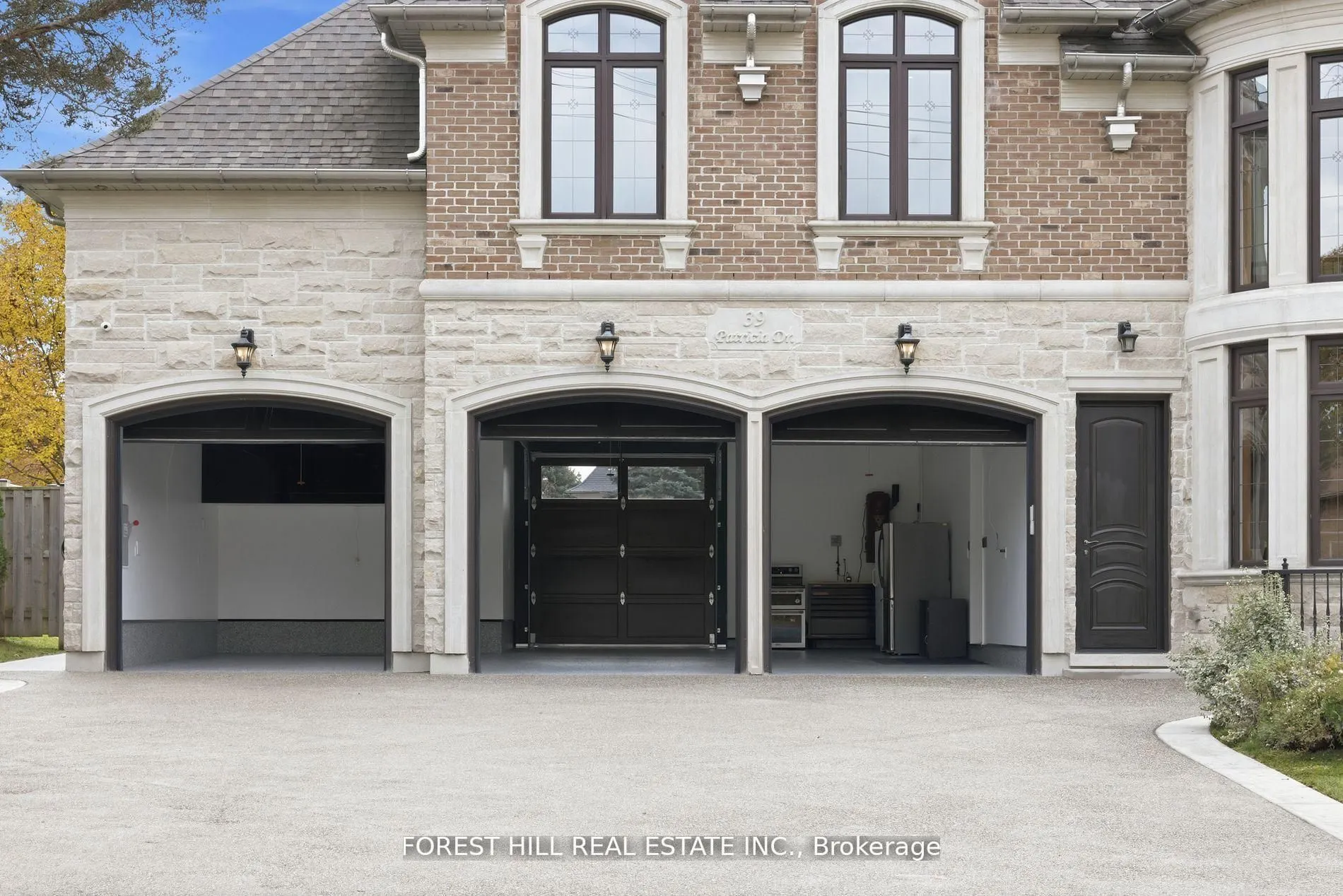 39 Patricia Drive E