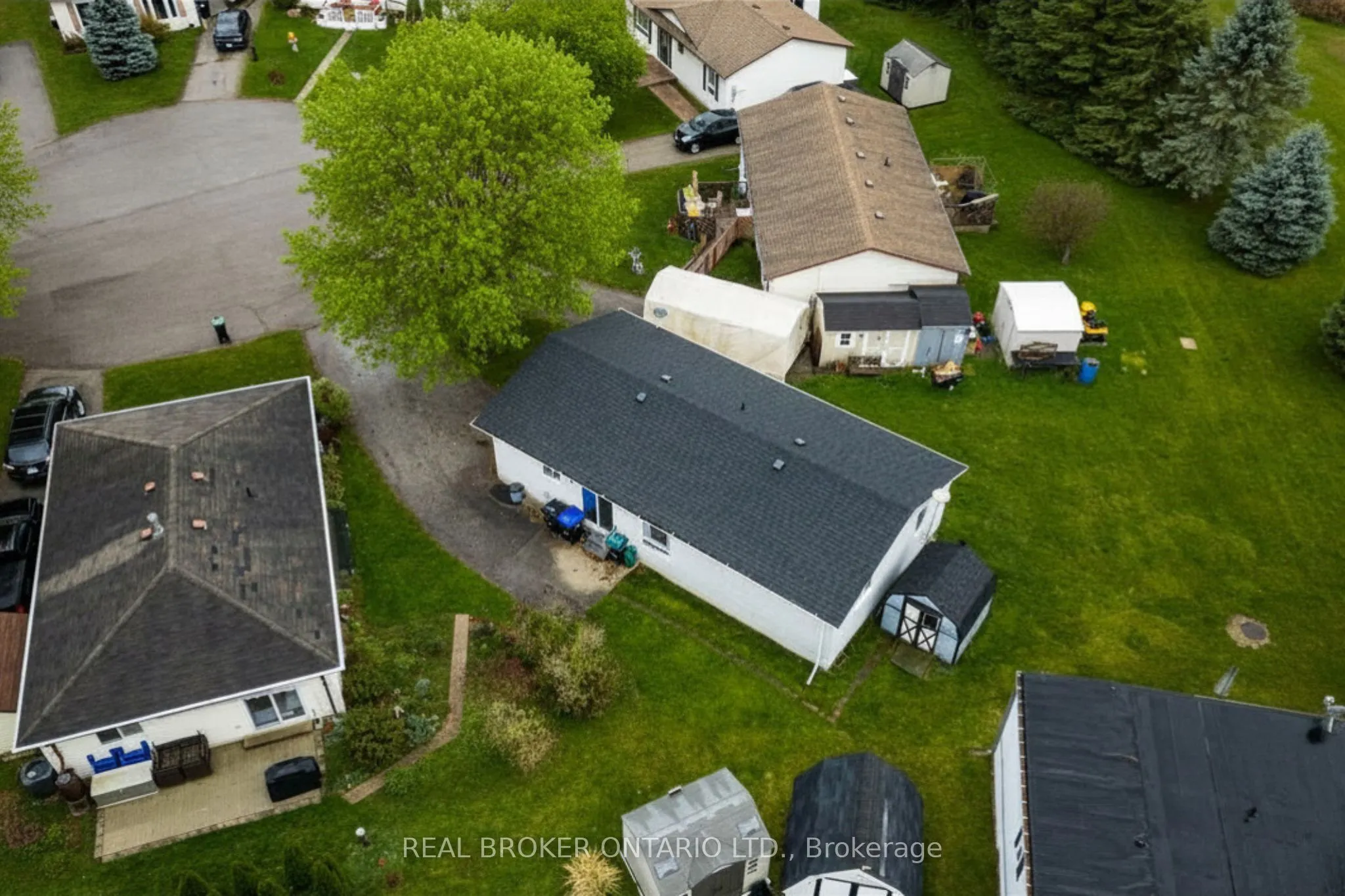 8 Maple Leaf Terrace