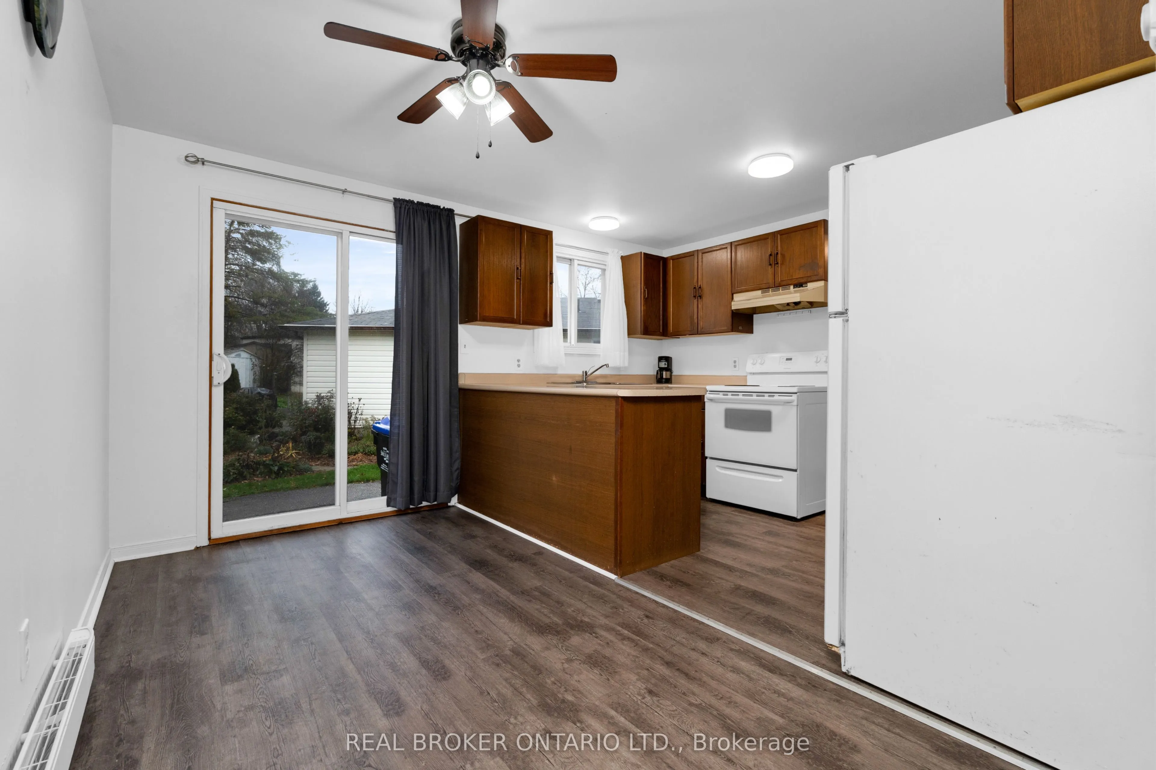 8 Maple Leaf Terrace