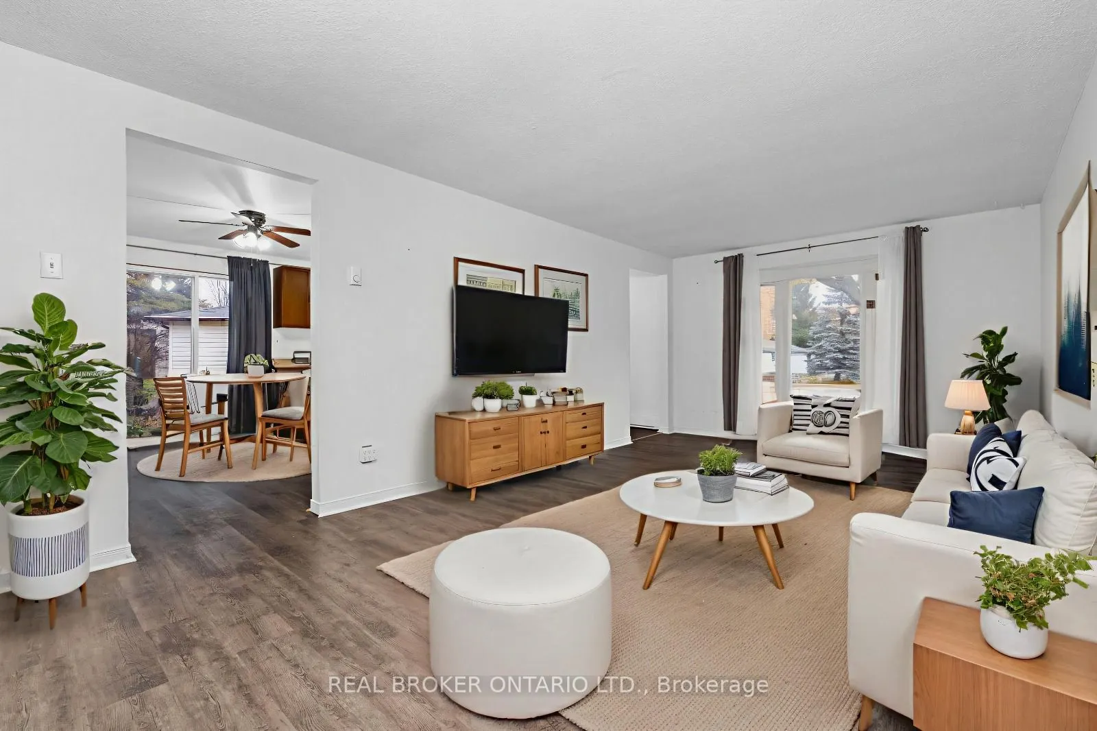 8 Maple Leaf Terrace