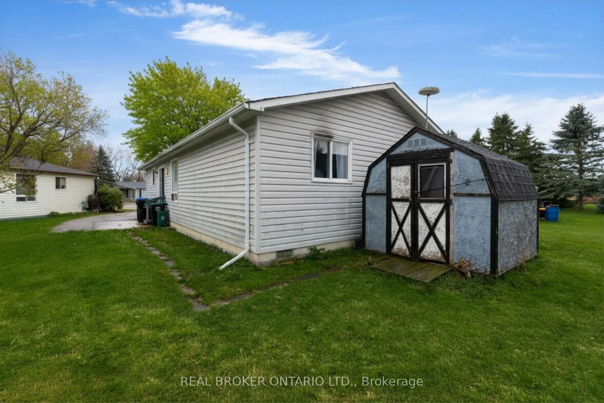8 Maple Leaf Terrace