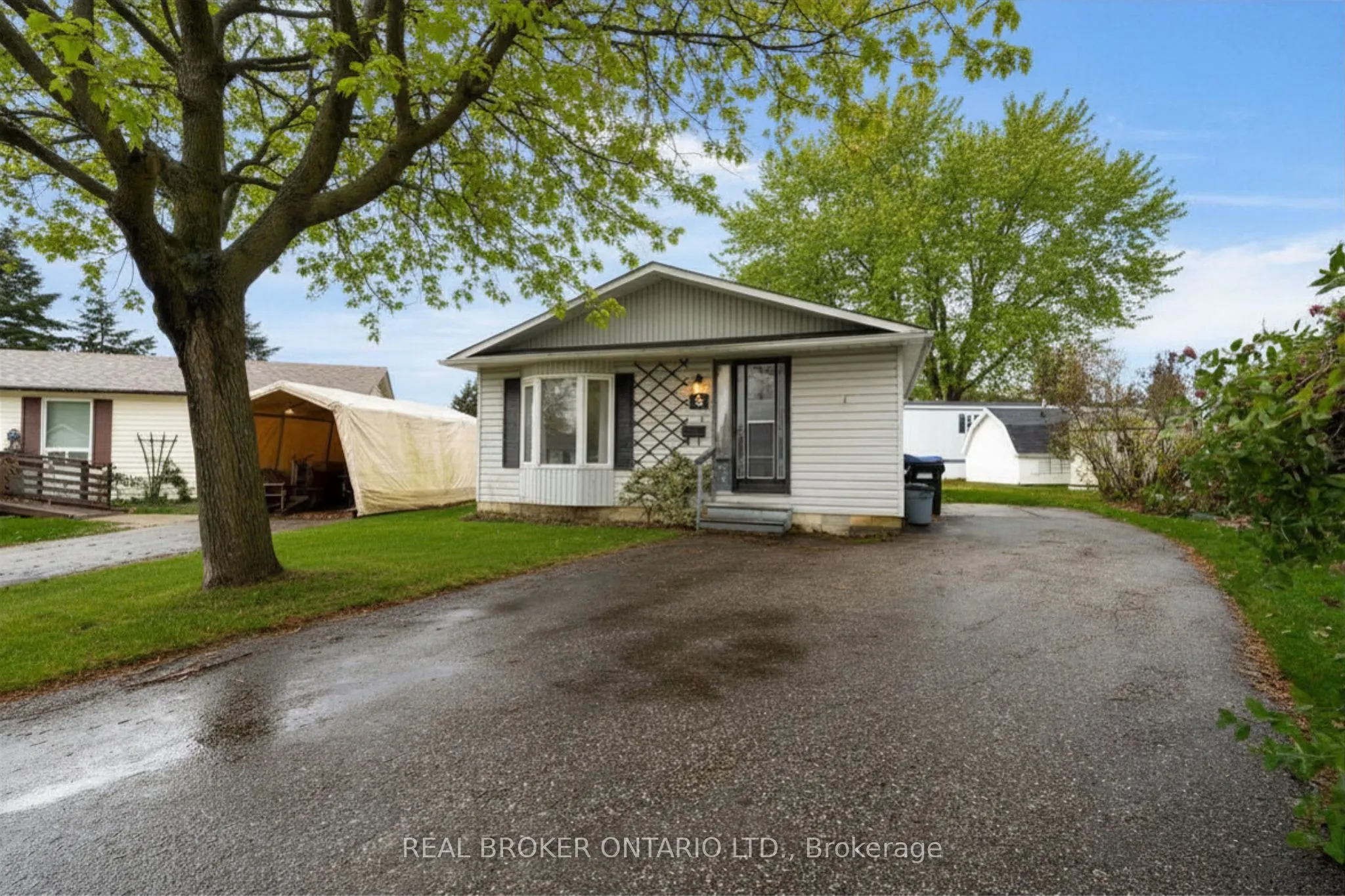 8 Maple Leaf Terrace