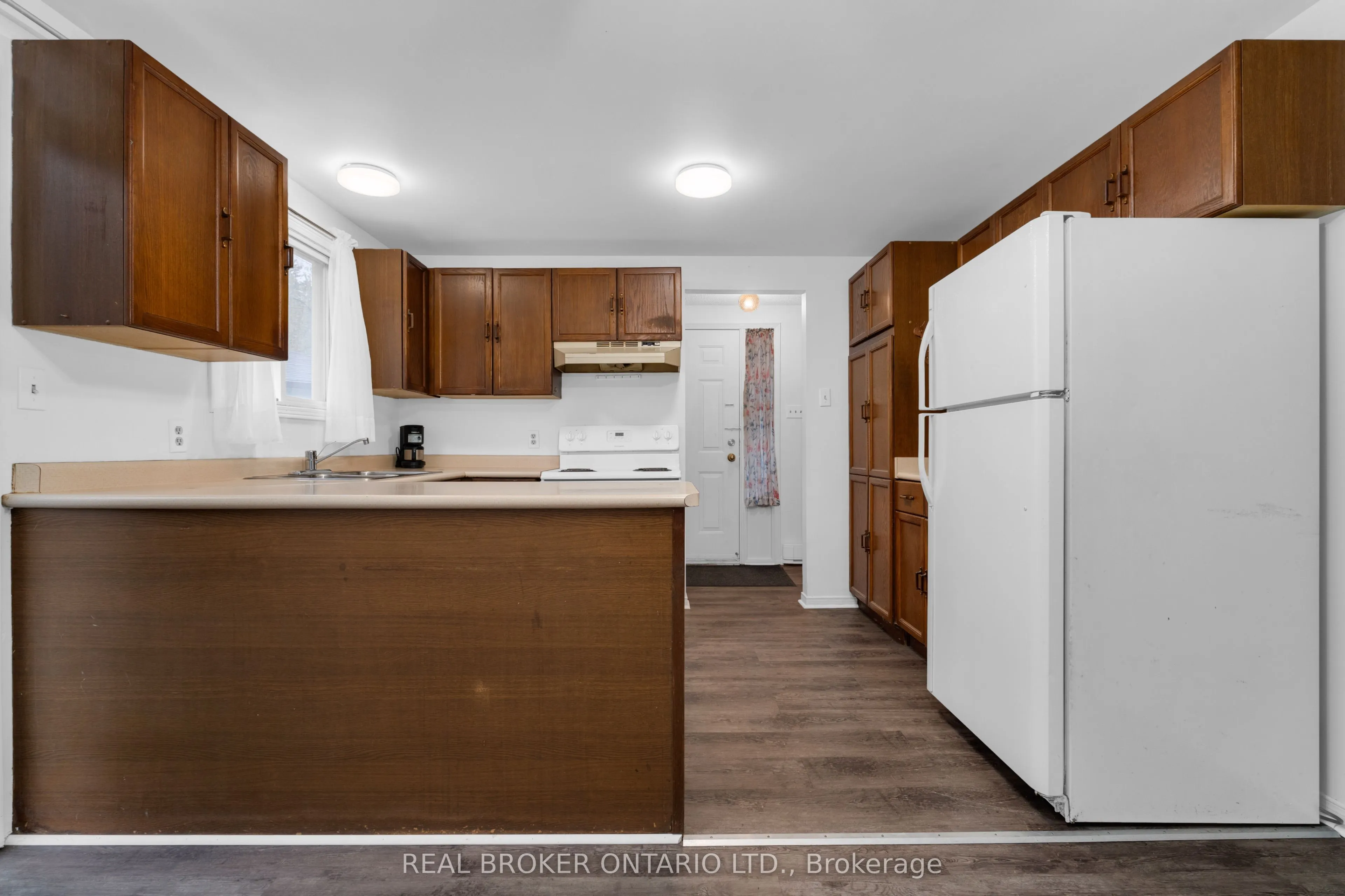 8 Maple Leaf Terrace