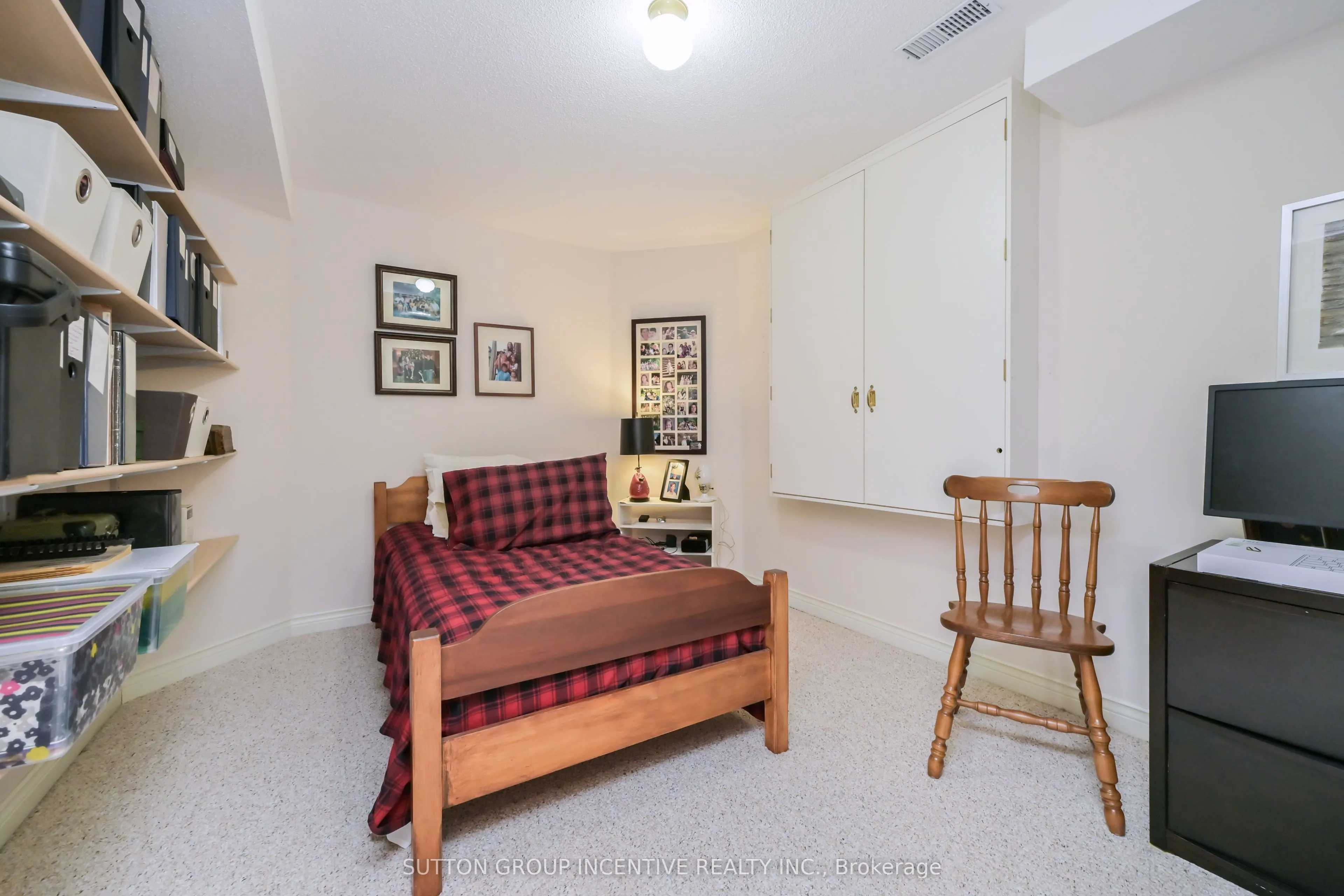 17 Sunset Boulevard #9