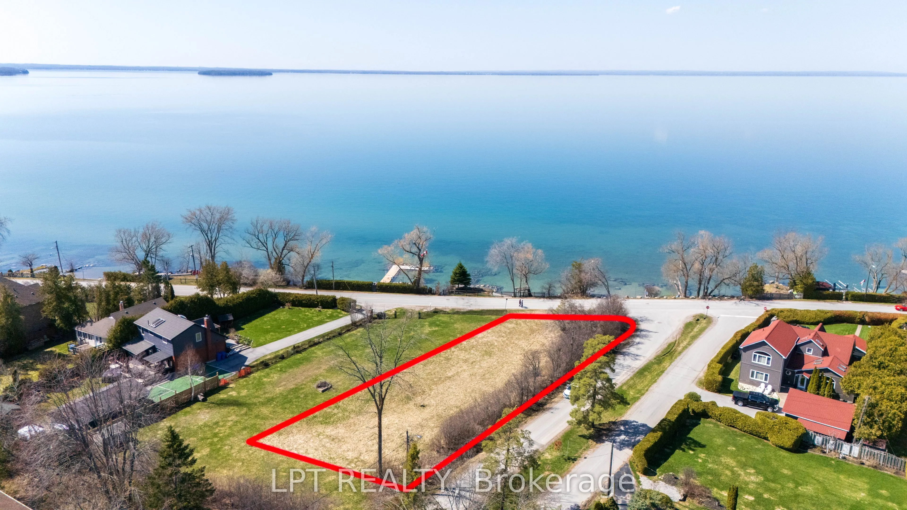 417 Lake Drive E