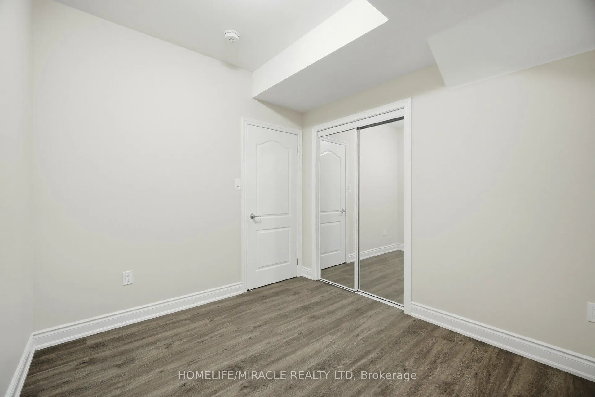 642 Barons Street