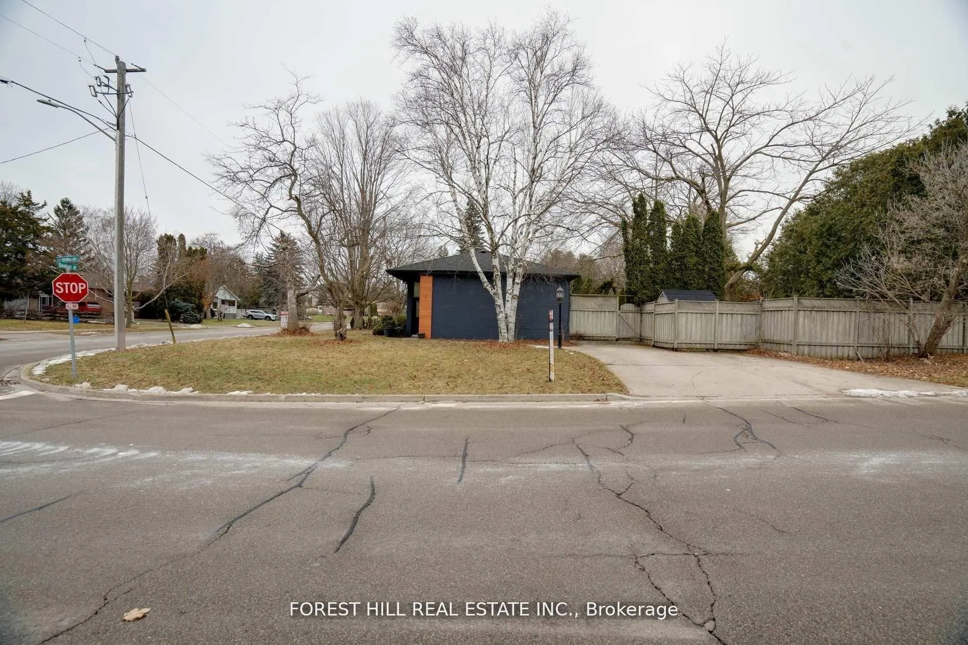 1 Willis Drive