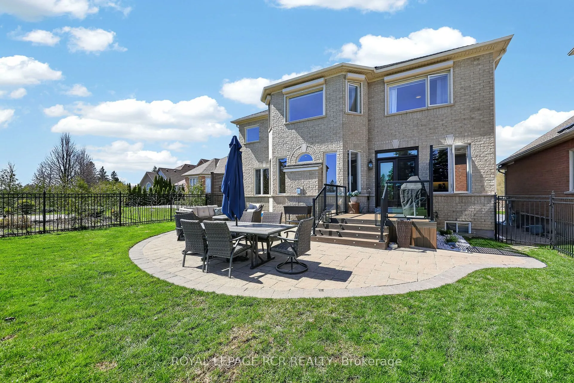 14 Emerald Heights Drive
