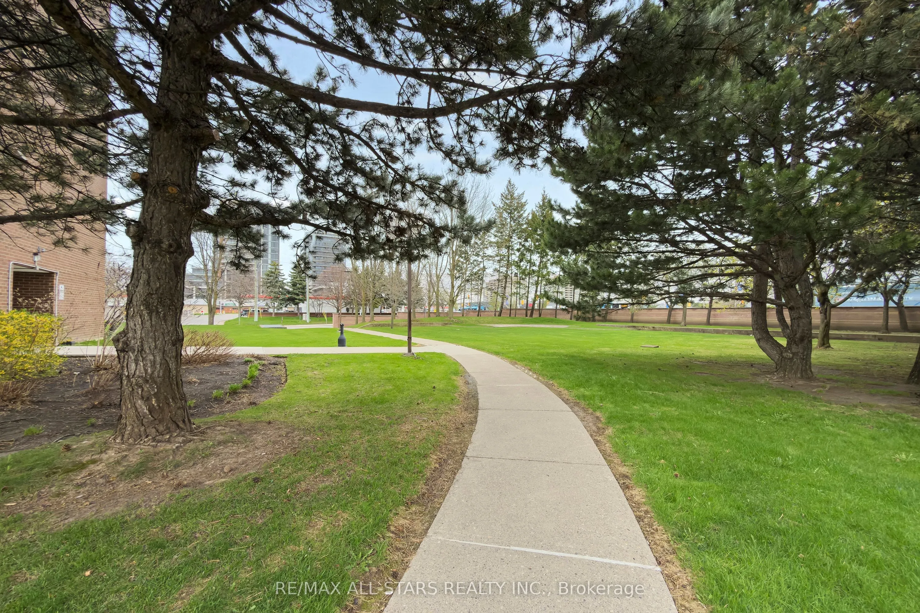 5 Weldrick Road W #506