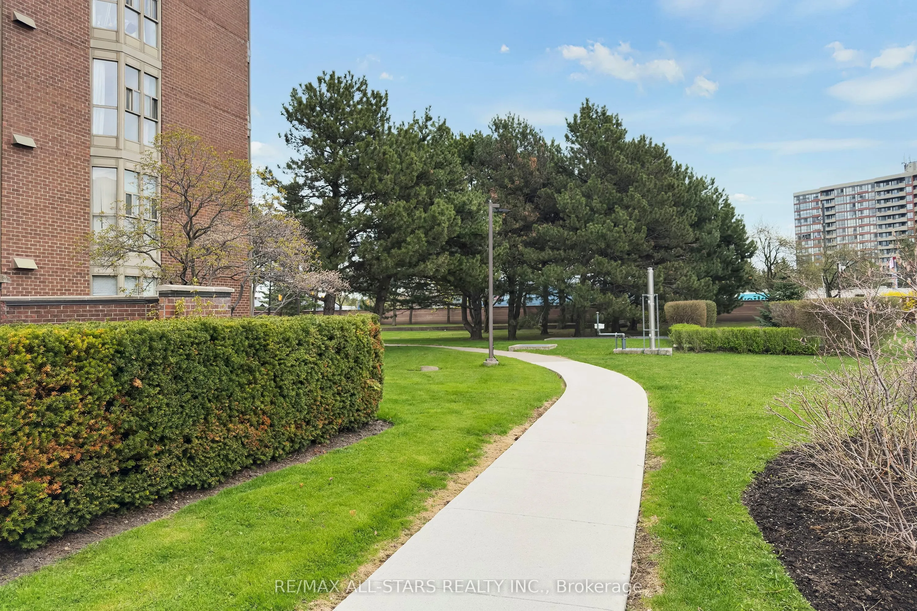 5 Weldrick Road W #506