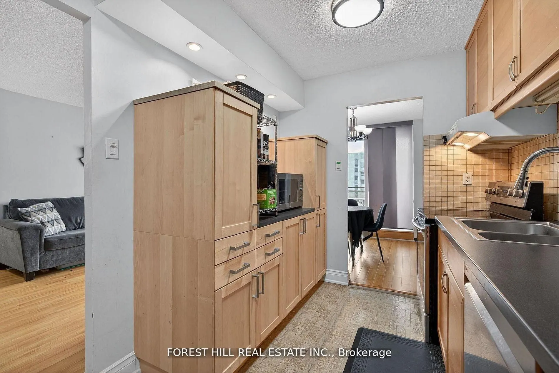 180 DUDLEY Avenue #302