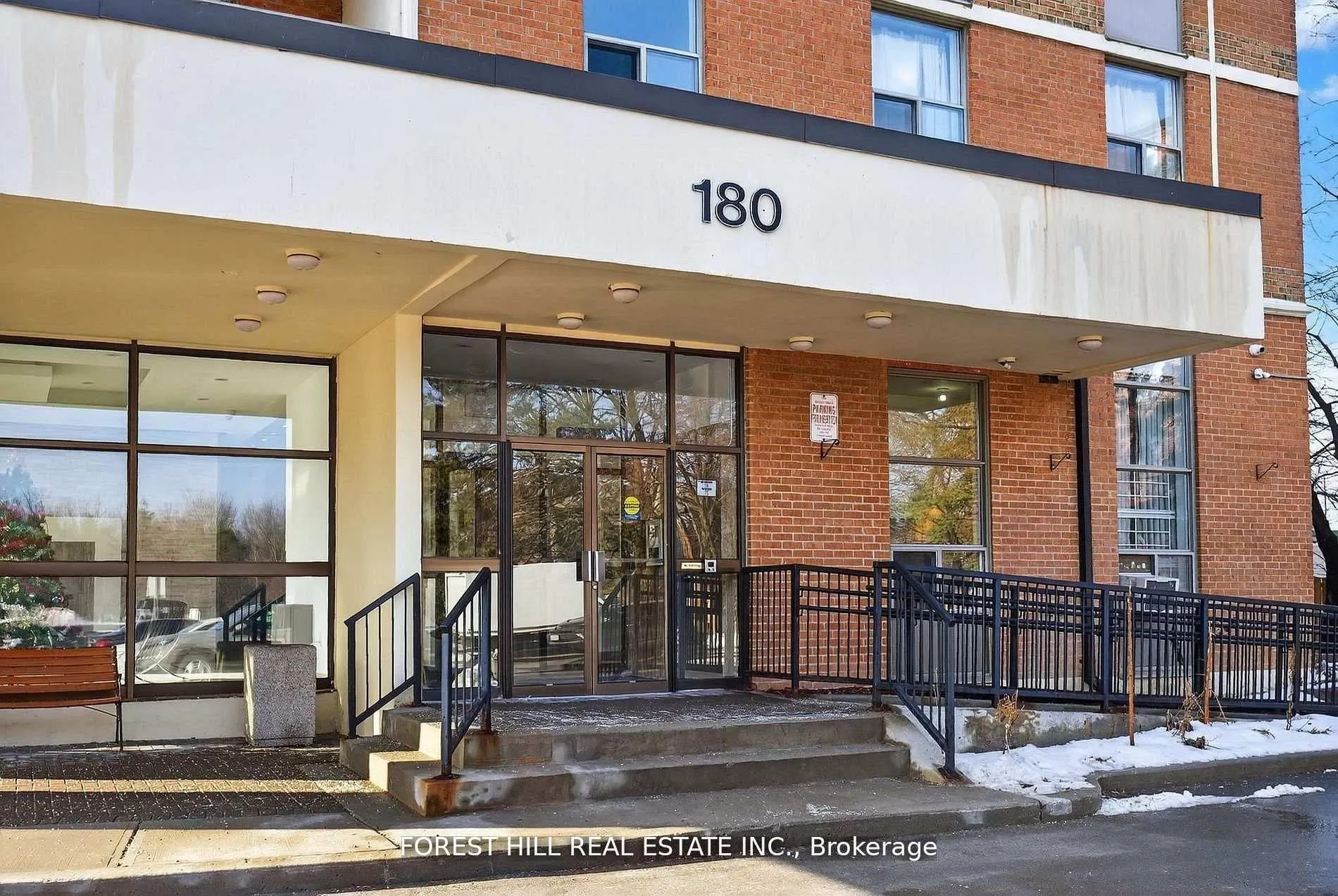 180 DUDLEY Avenue #302