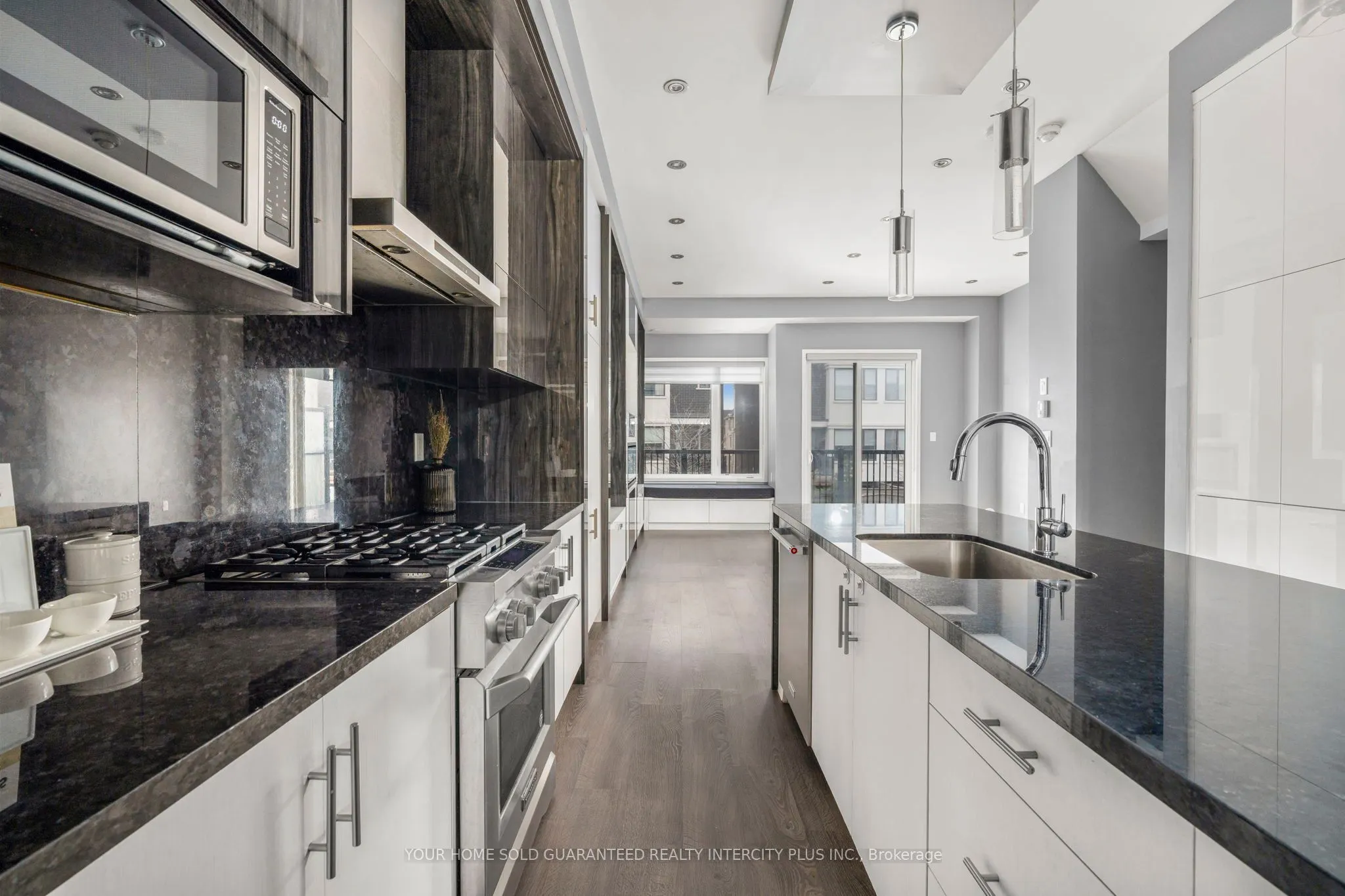 3910 Major Mackenzie Drive