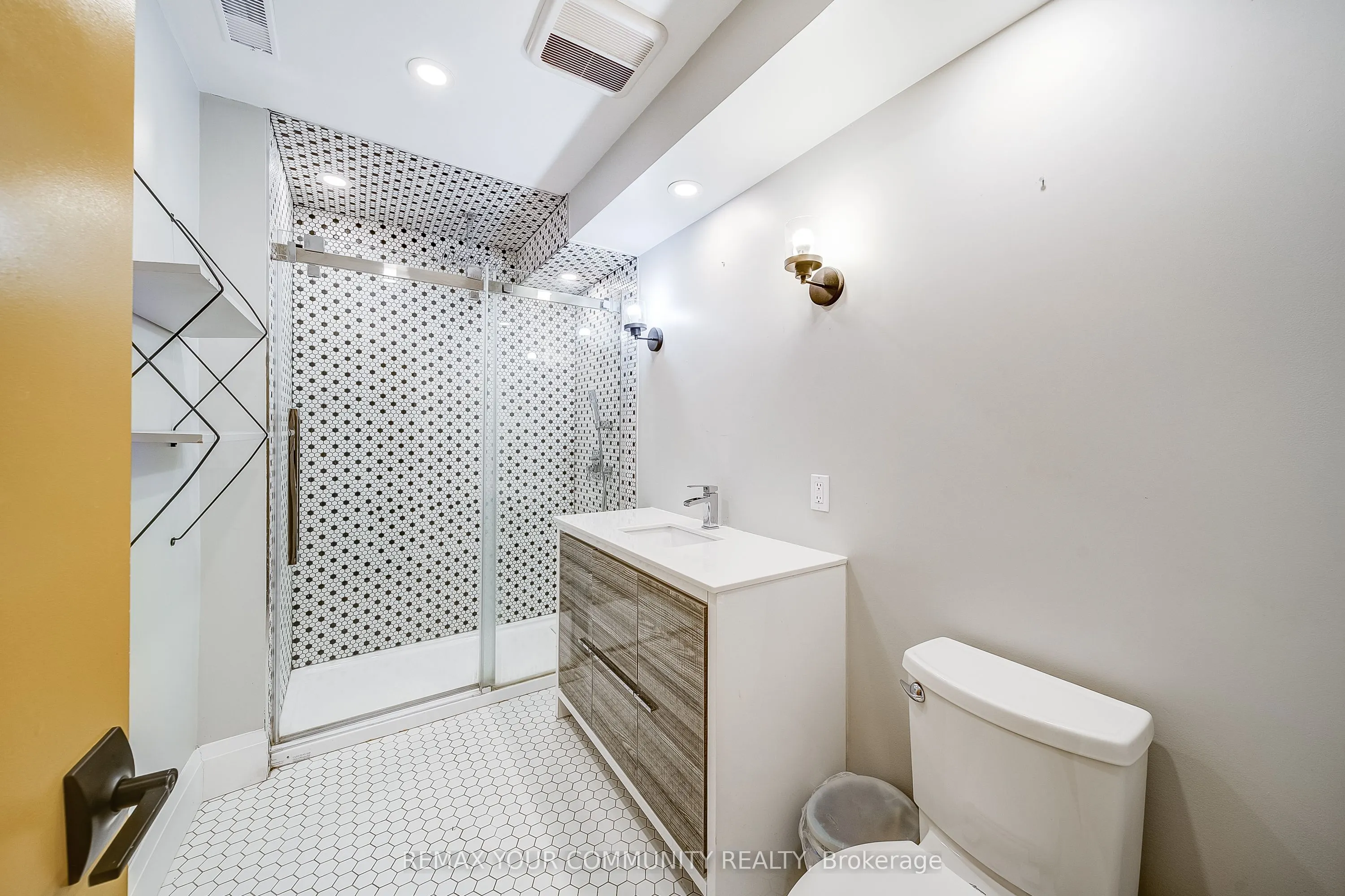 3433 Mount Albert Road