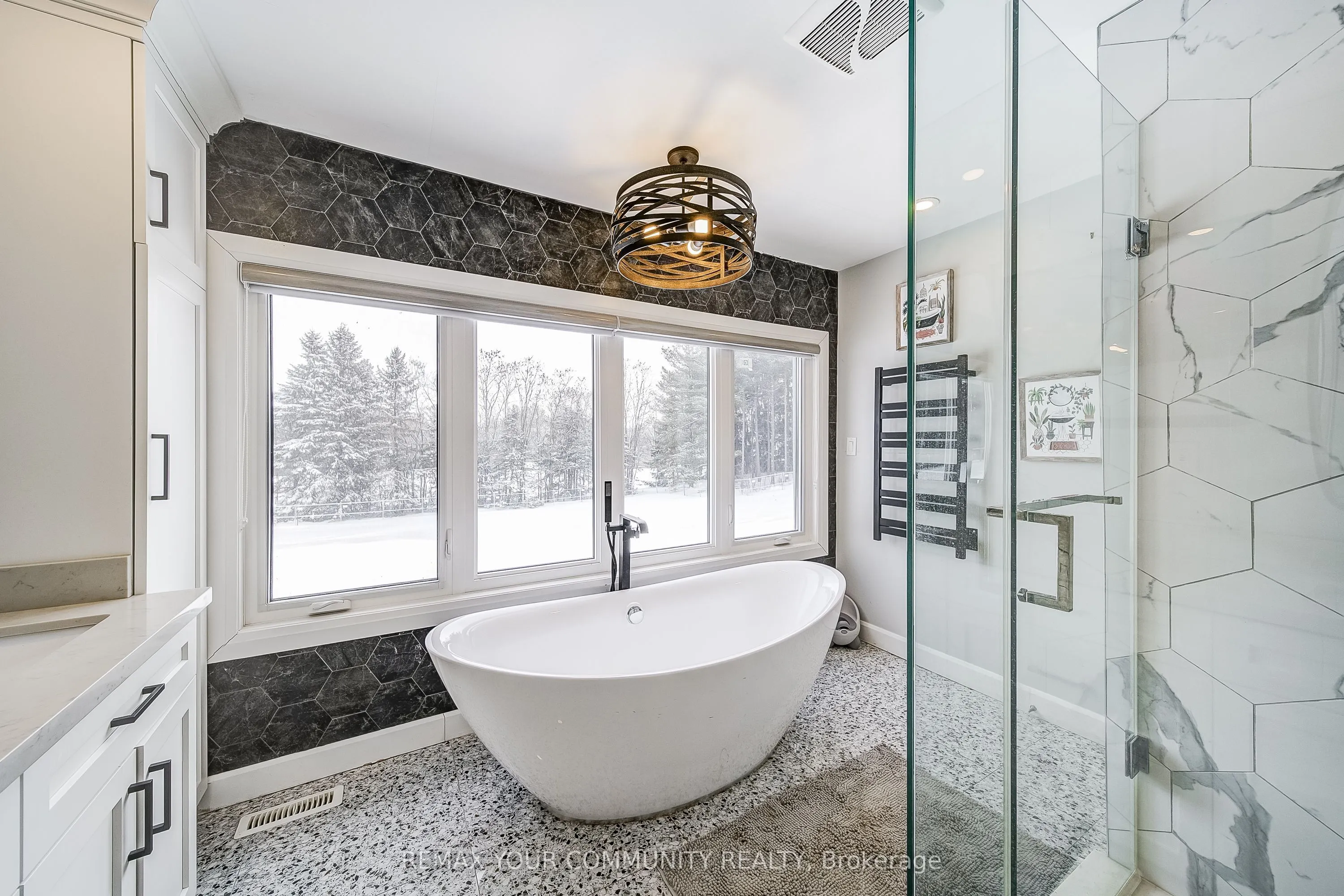 3433 Mount Albert Road