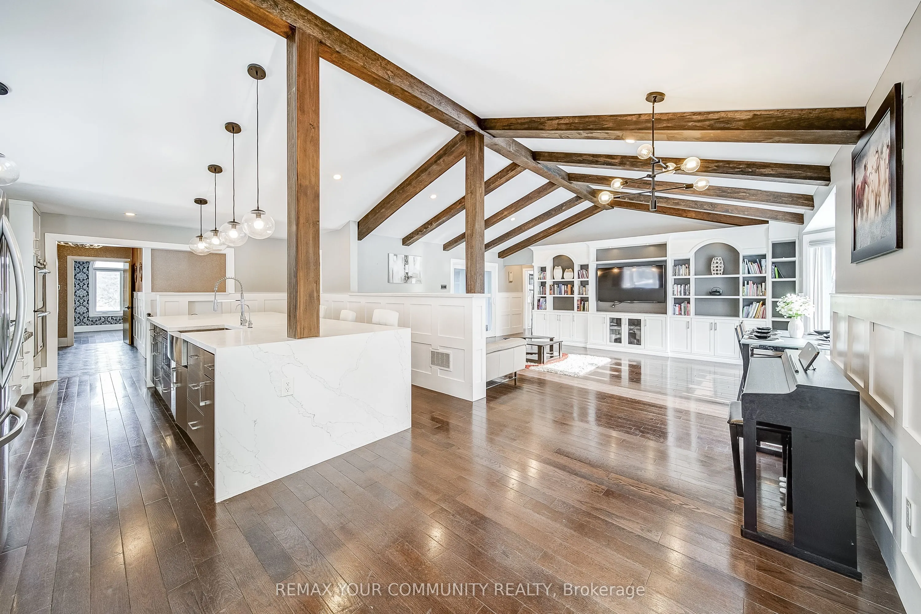 3433 Mount Albert Road