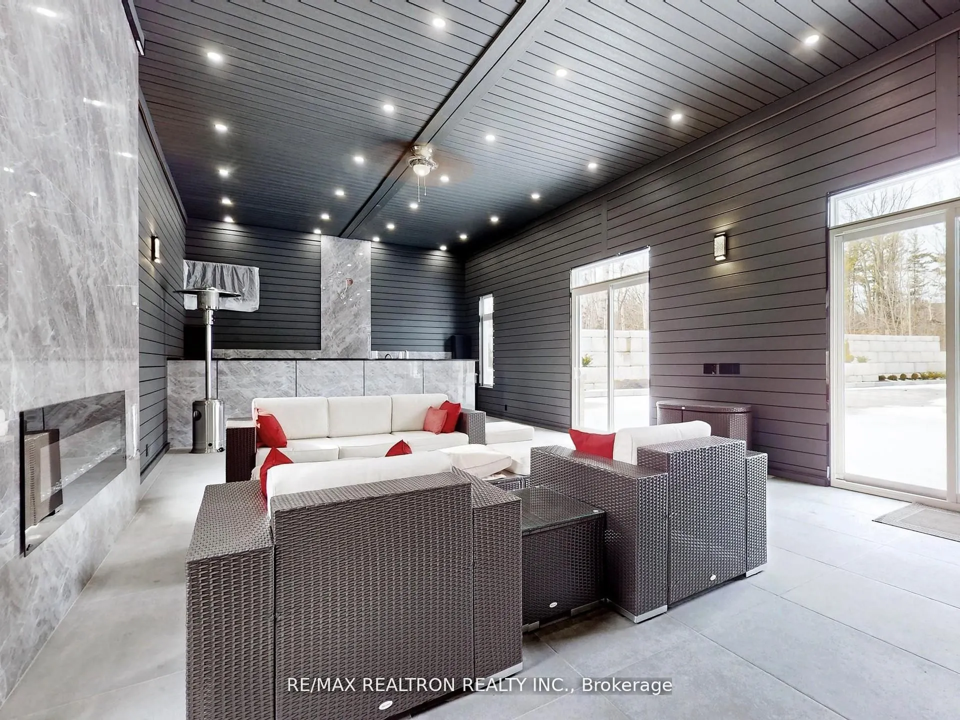 14358 Bathurst Street