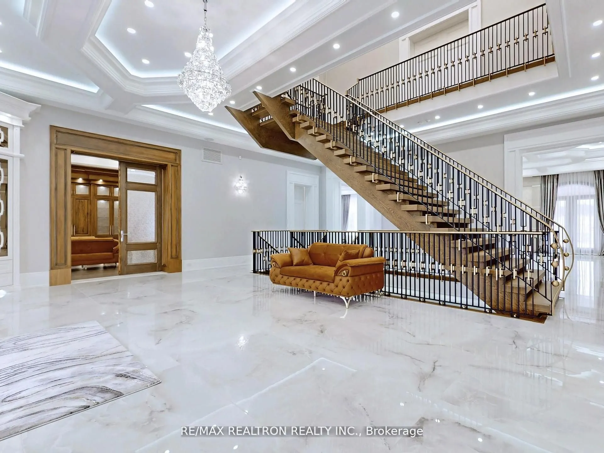 14358 Bathurst Street