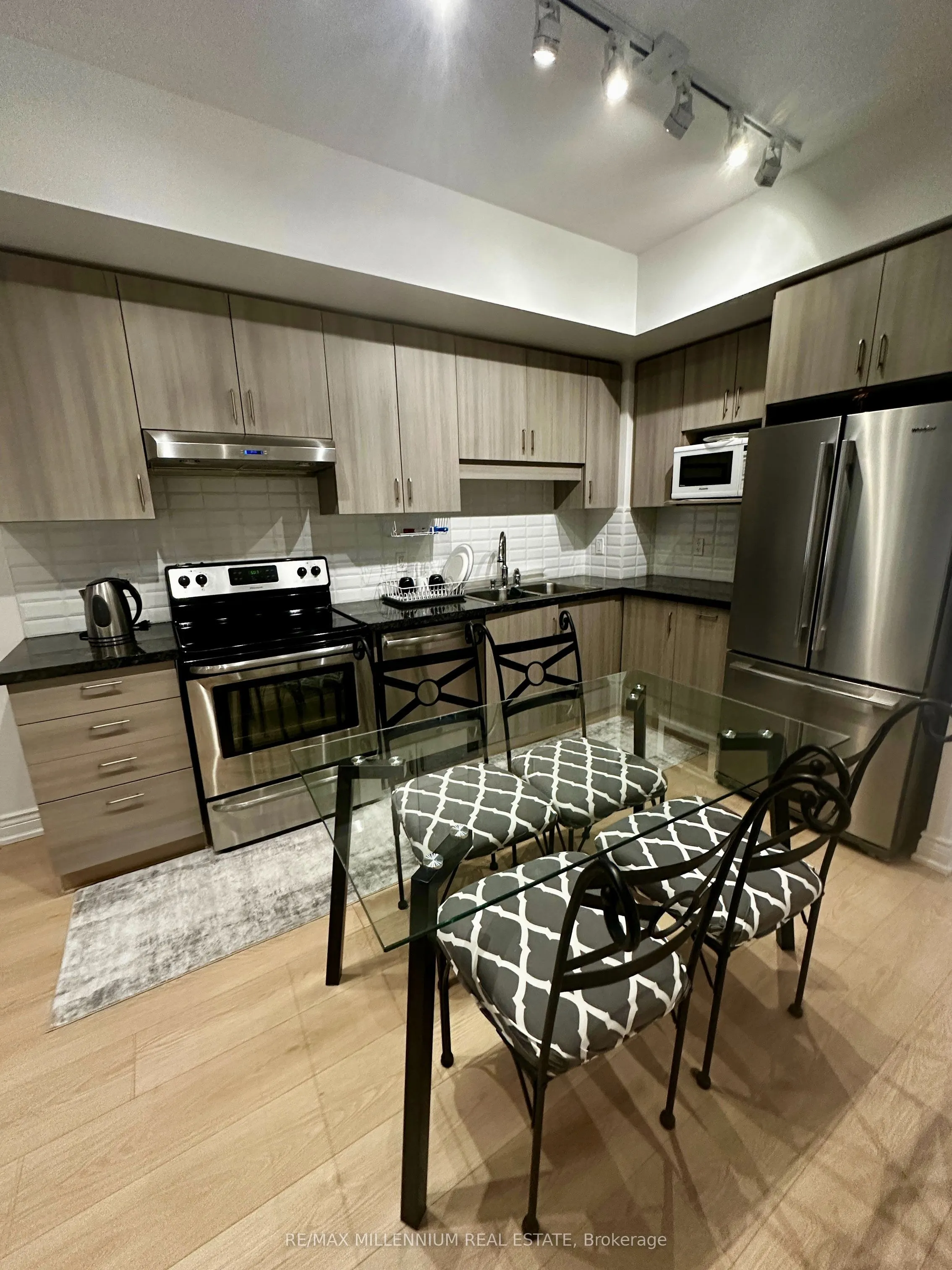 89 South Town Centre Boulevard #803