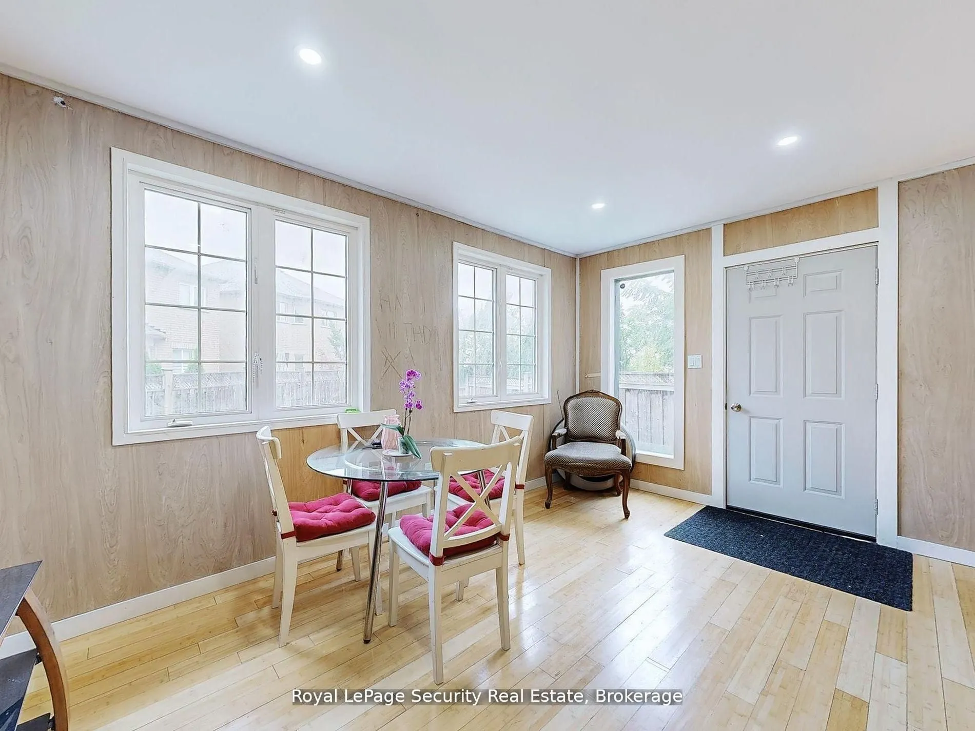 128 Daiseyfield Crescent