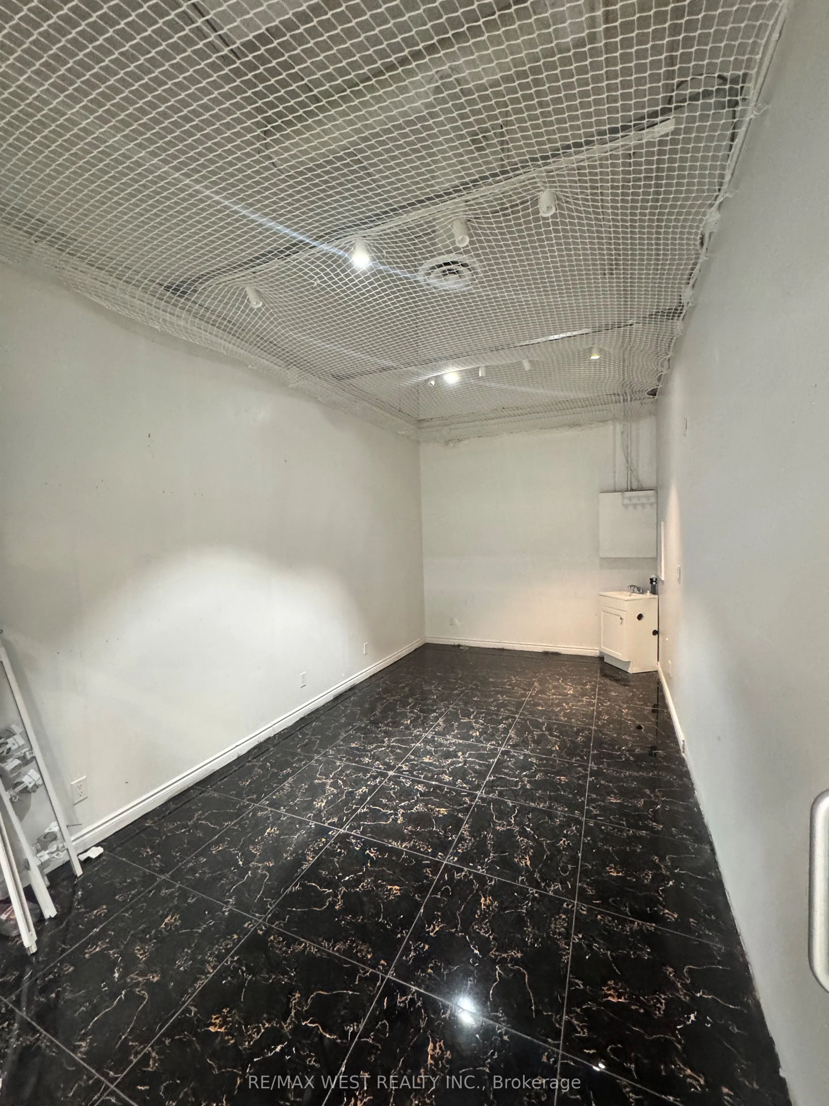 7181 Yonge Street #94