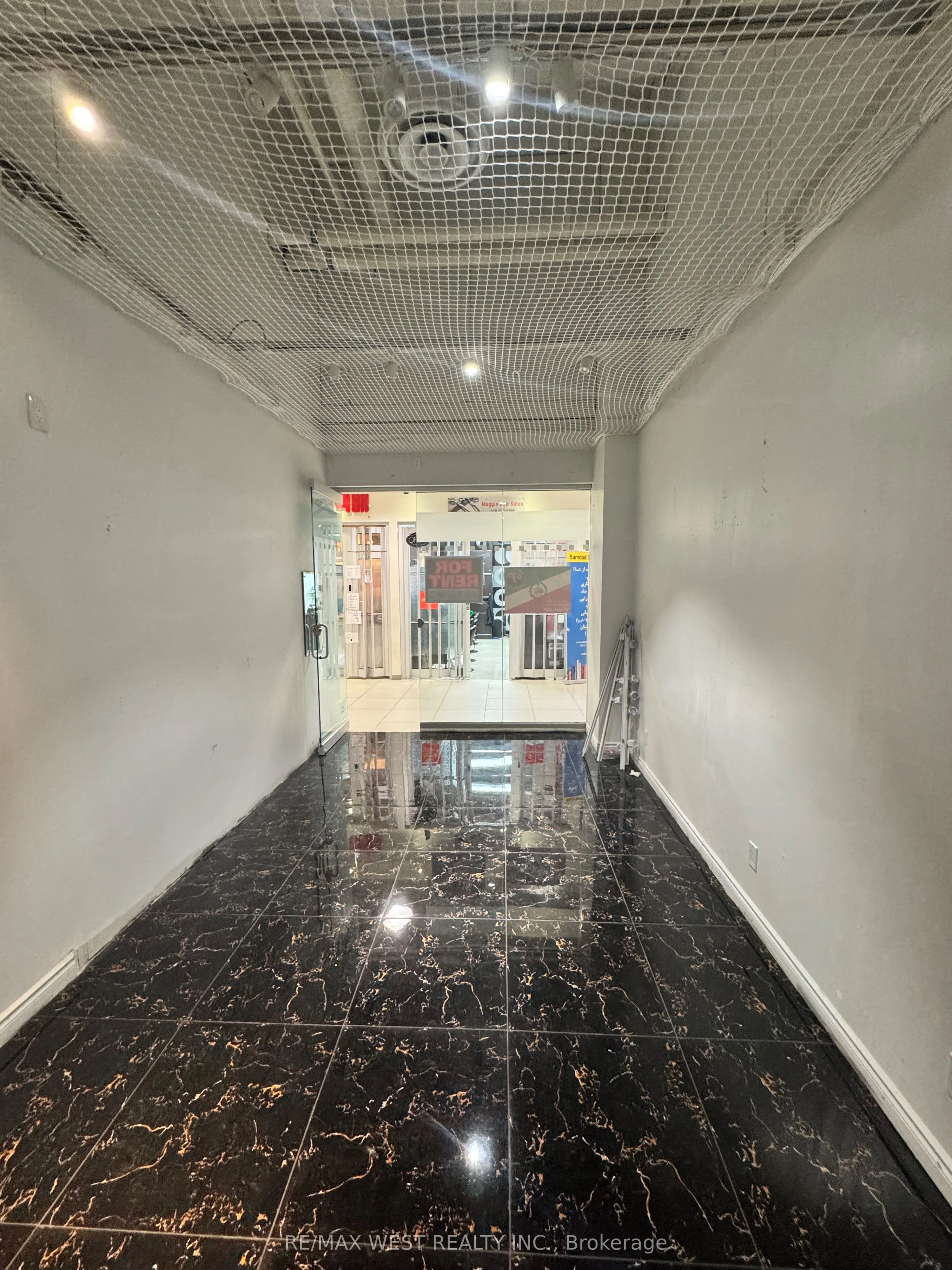 7181 Yonge Street #94