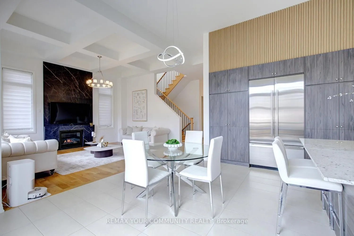 96 Bond Crescent