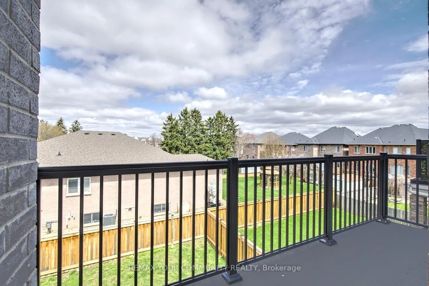 96 Bond Crescent