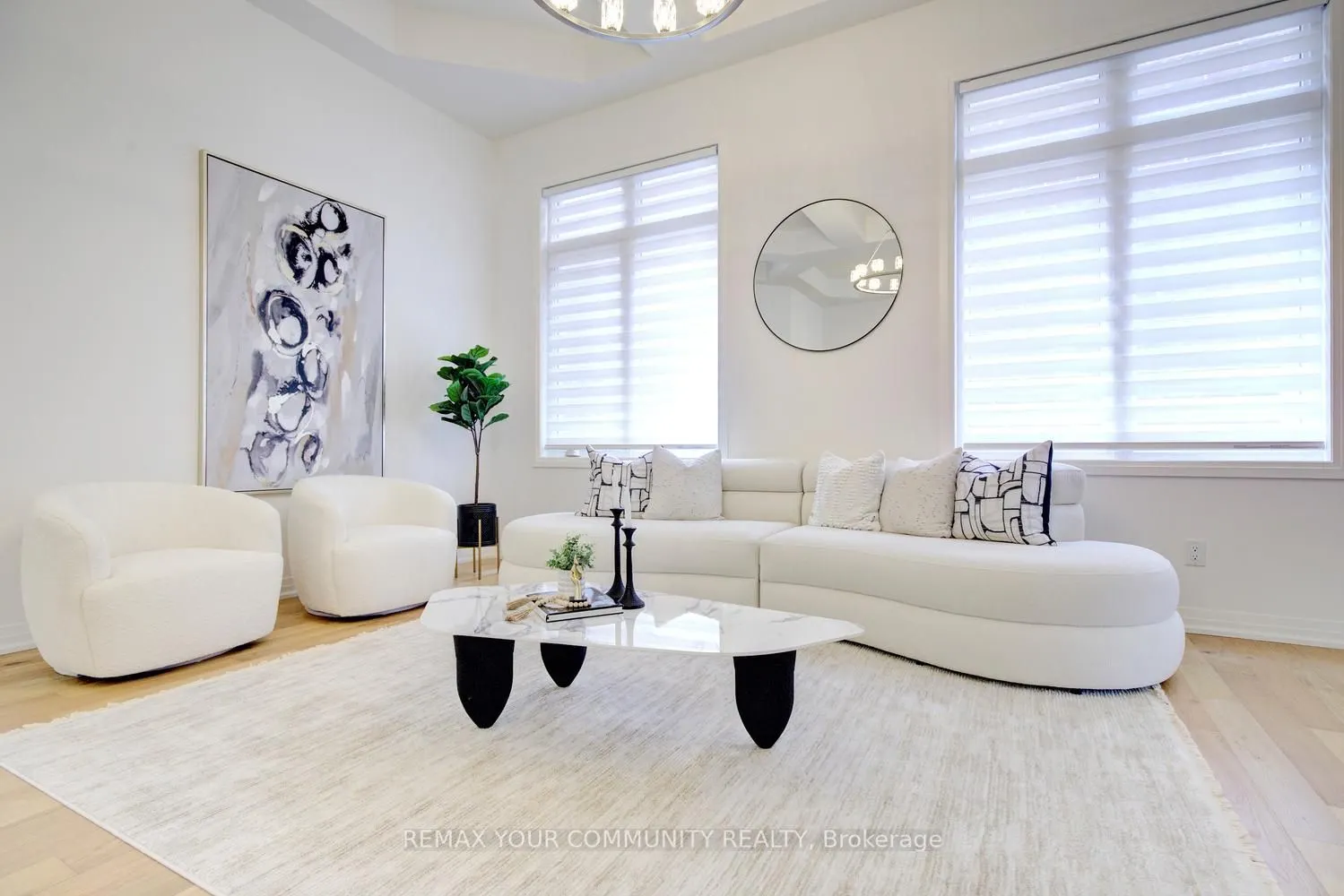 96 Bond Crescent