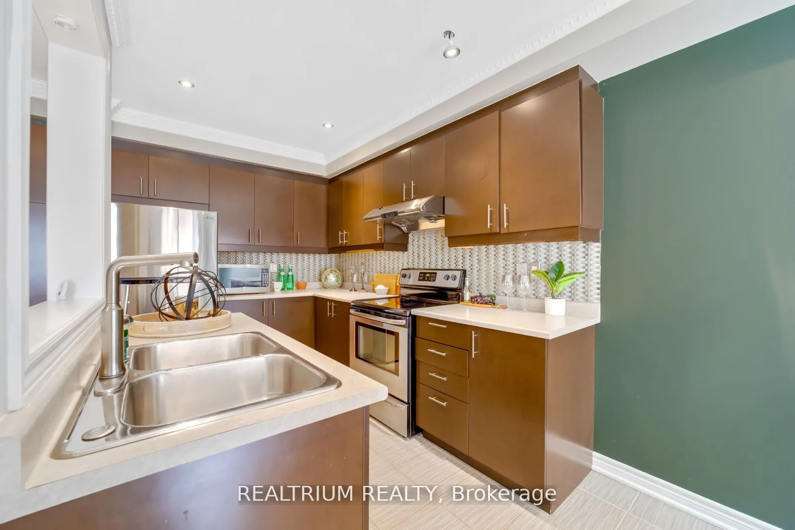 282 Sandale Road
