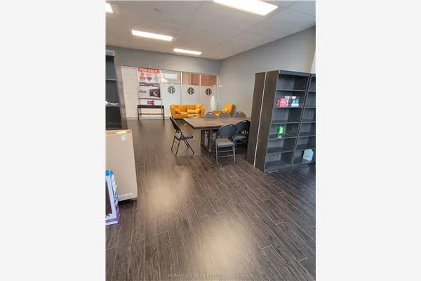 7163 Yonge Street