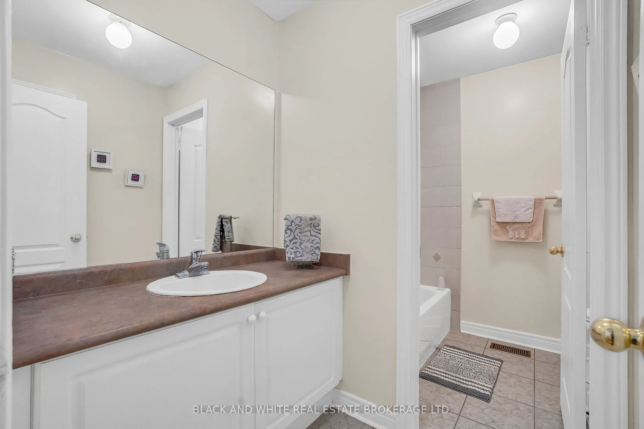 18 Daiseyfield Crescent