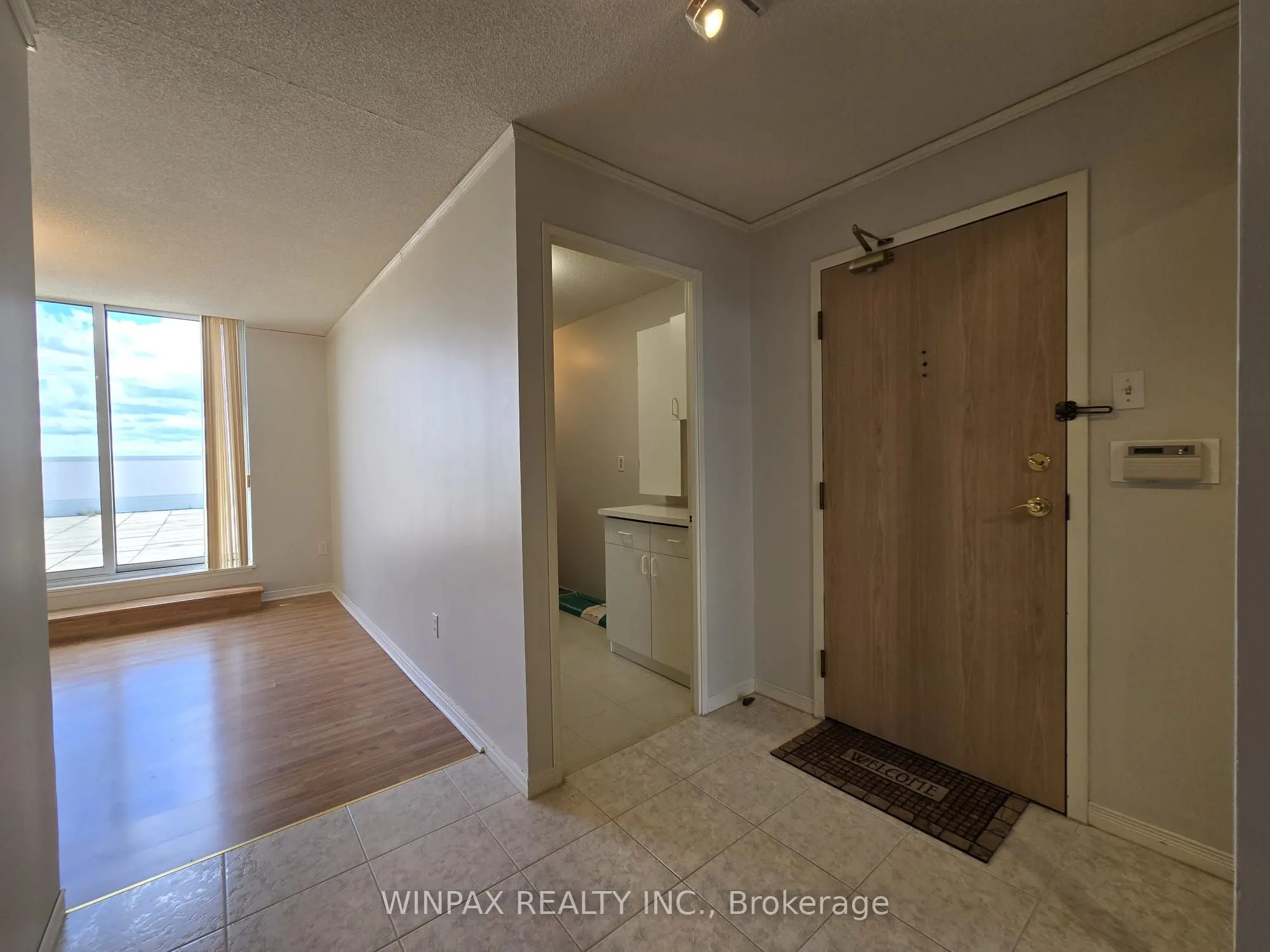 20 Harding Boulevard #1202