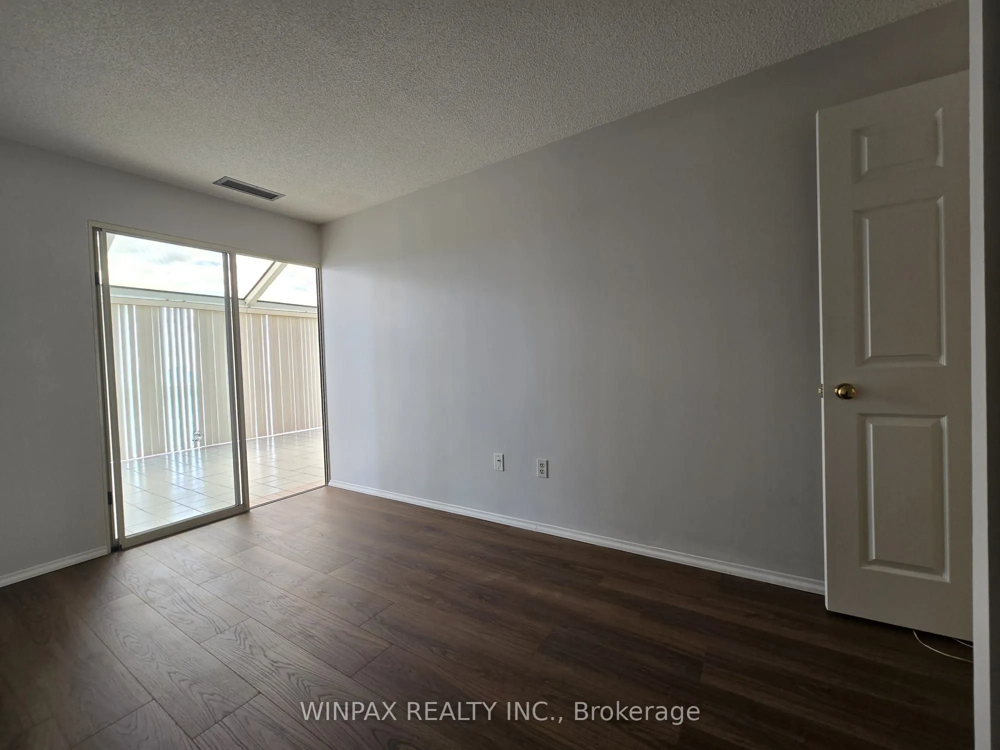 20 Harding Boulevard #1202