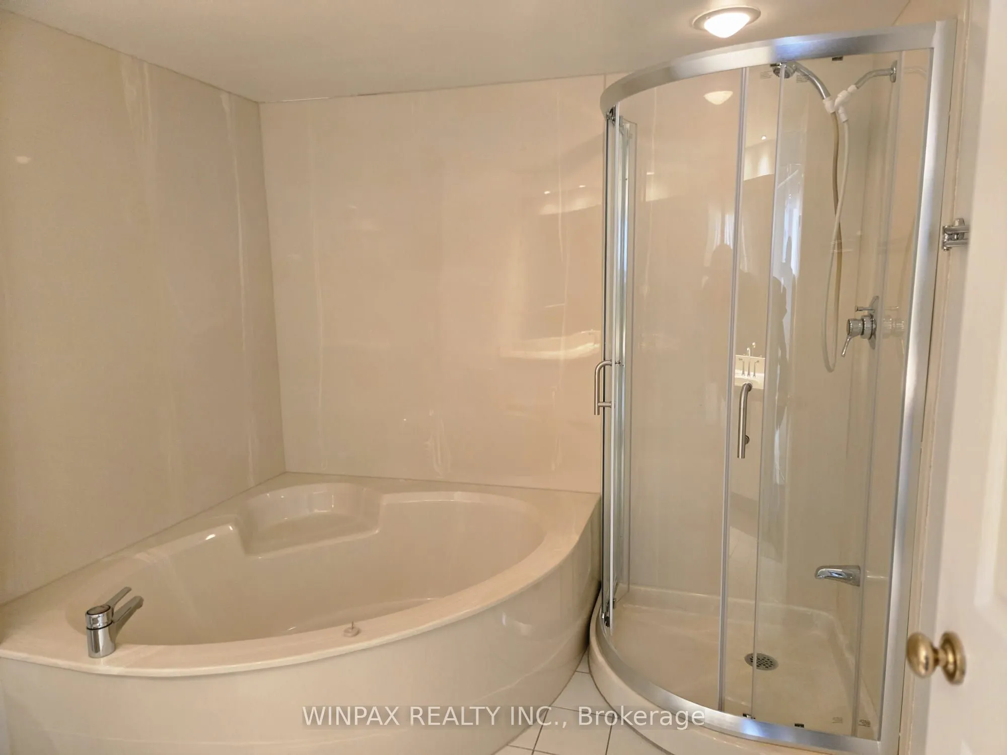 20 Harding Boulevard #1202