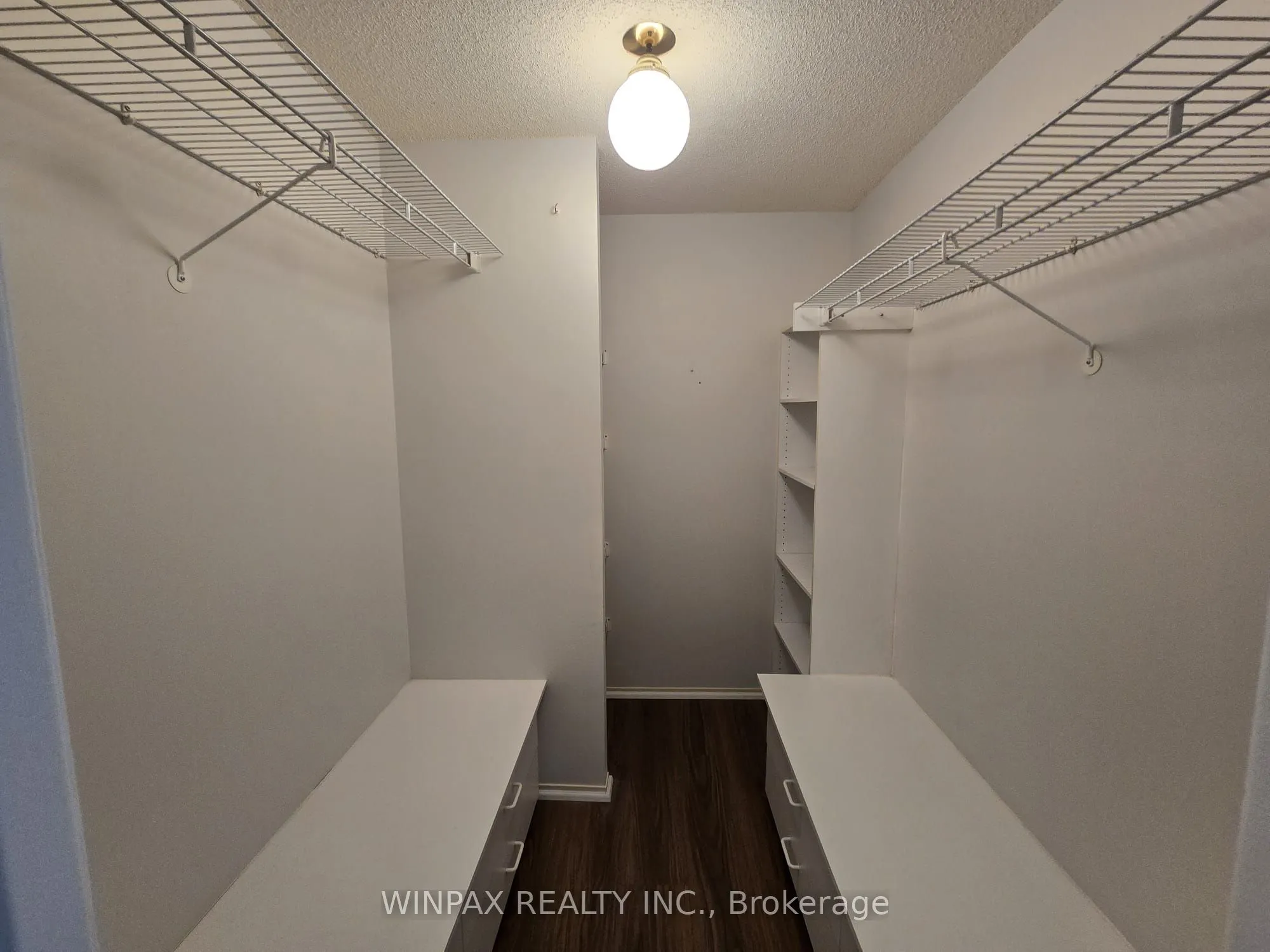 20 Harding Boulevard #1202