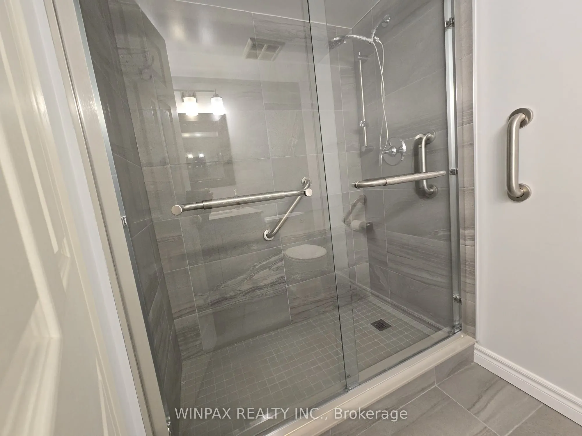 20 Harding Boulevard #1202