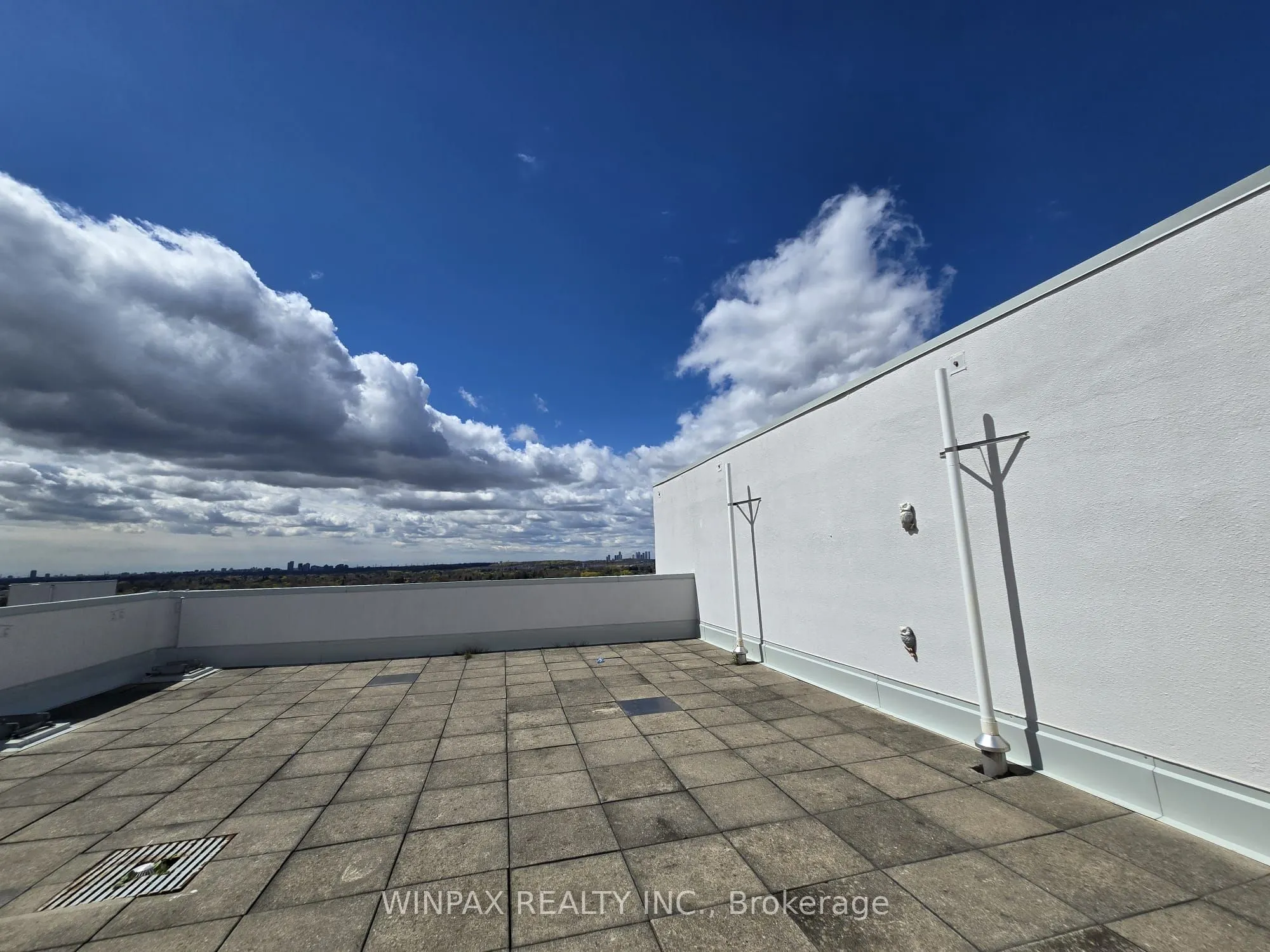 20 Harding Boulevard #1202