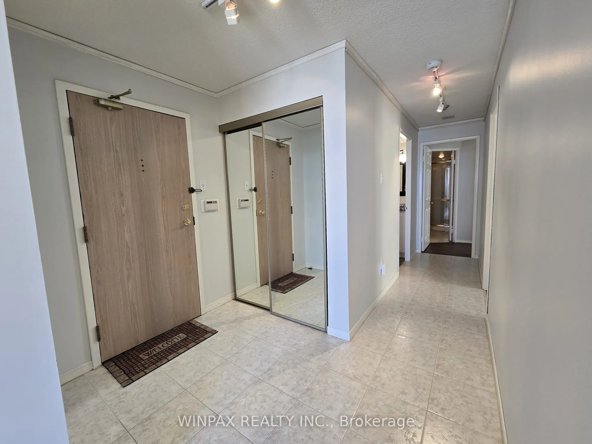 20 Harding Boulevard #1202
