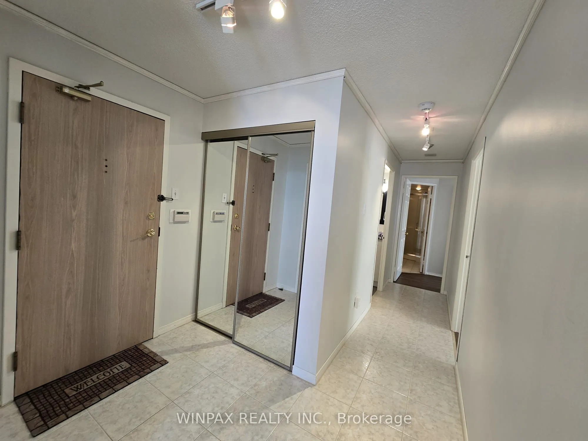 20 Harding Boulevard #1202