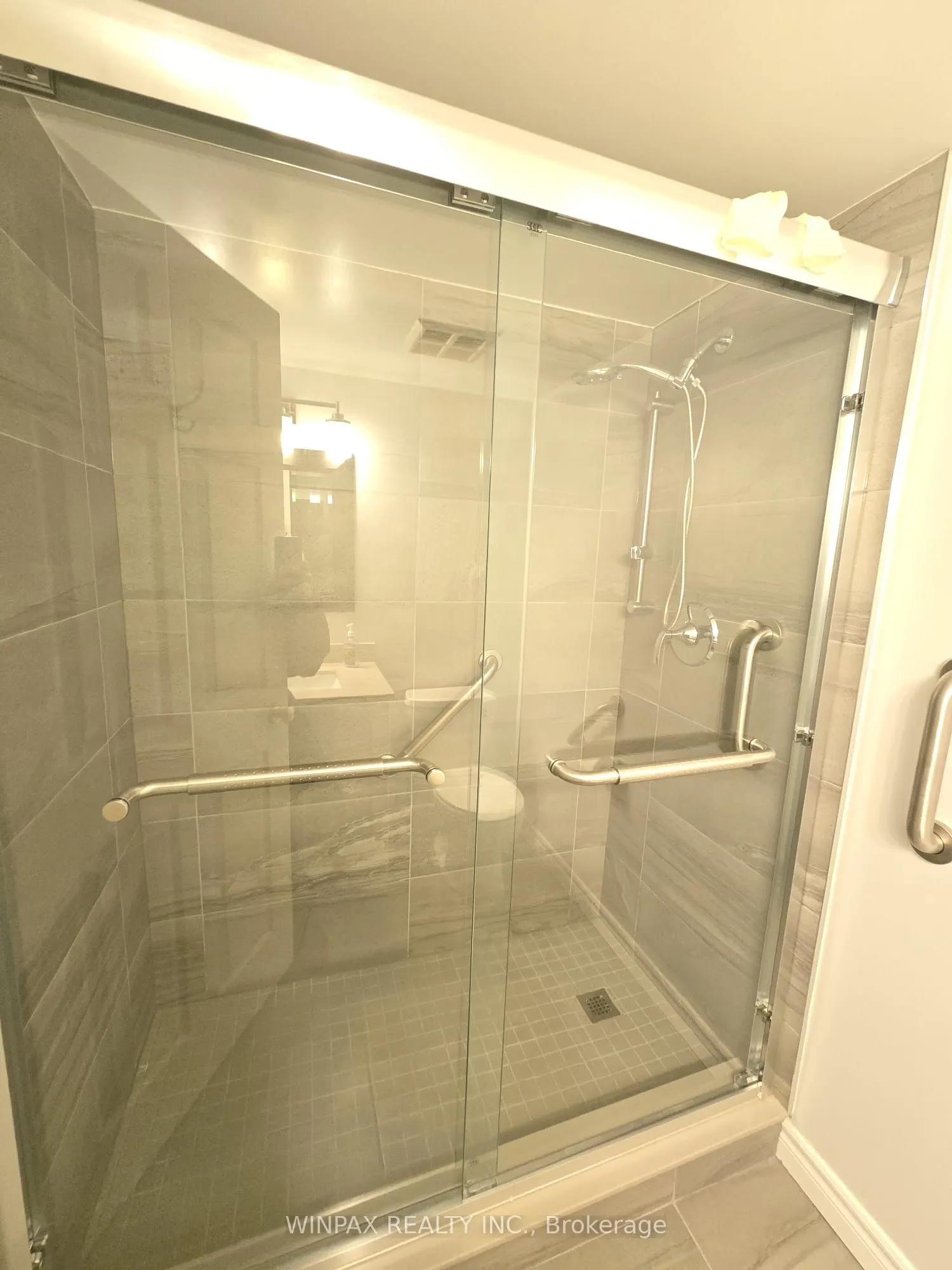 20 Harding Boulevard #1202
