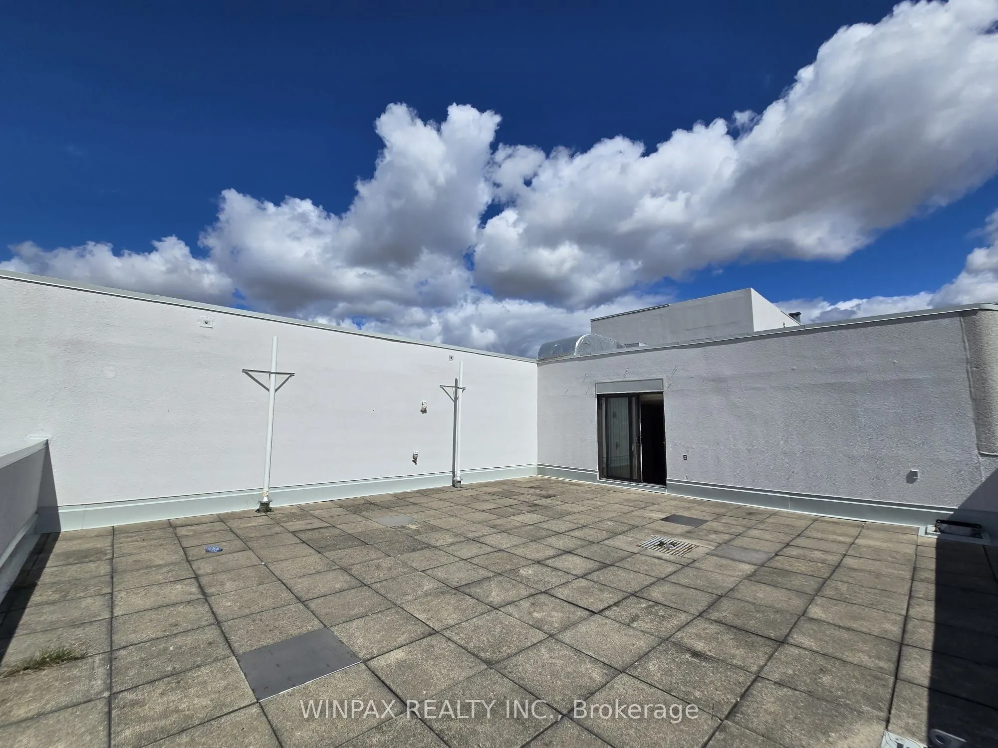 20 Harding Boulevard #1202