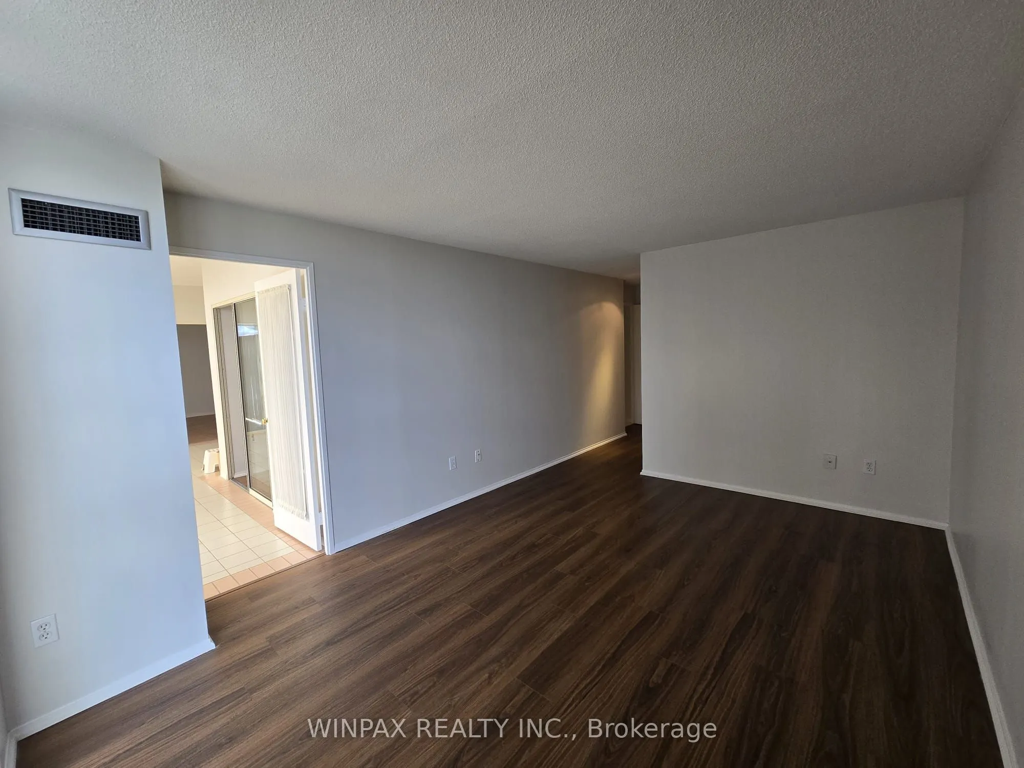 20 Harding Boulevard #1202