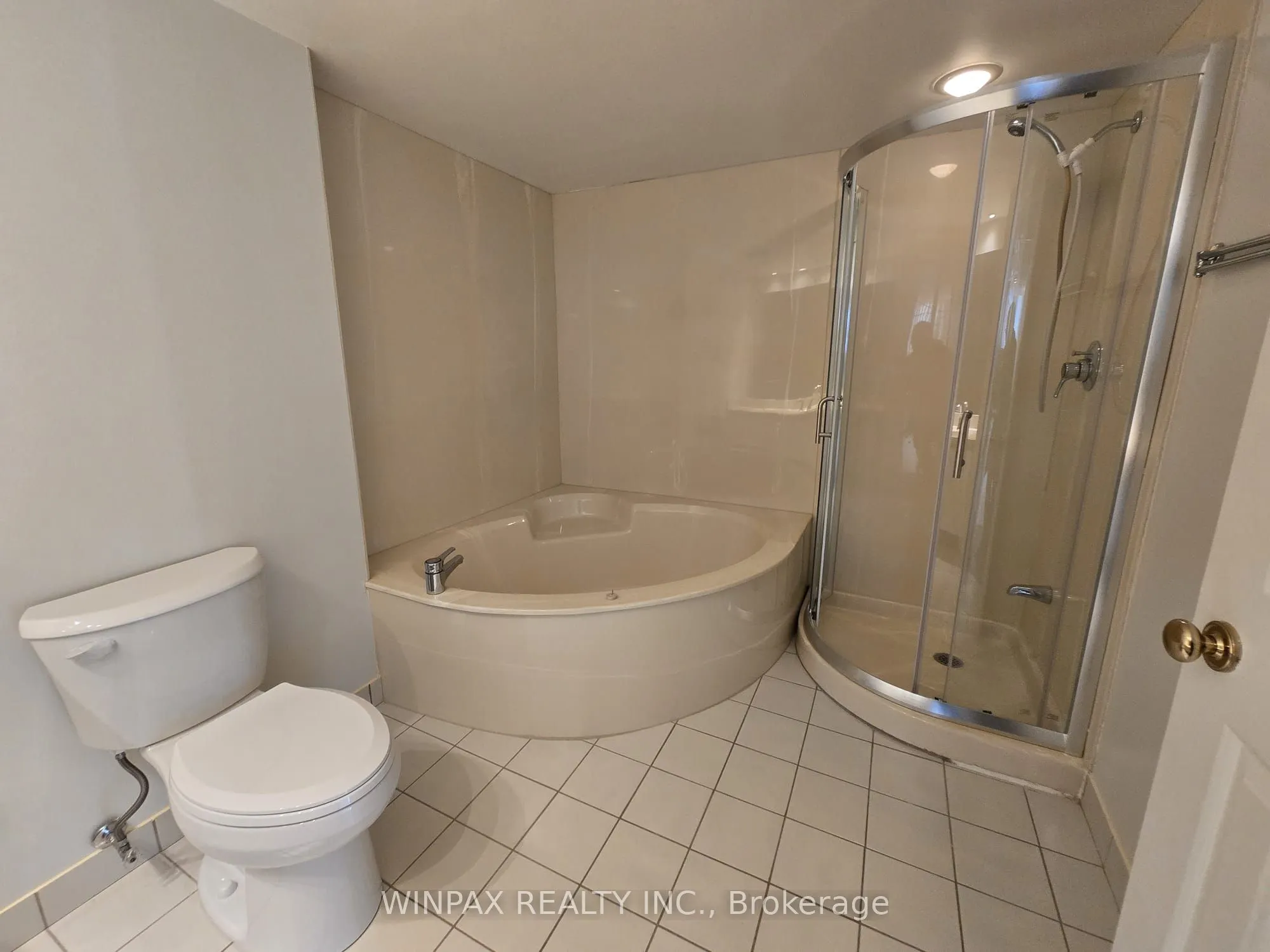 20 Harding Boulevard #1202