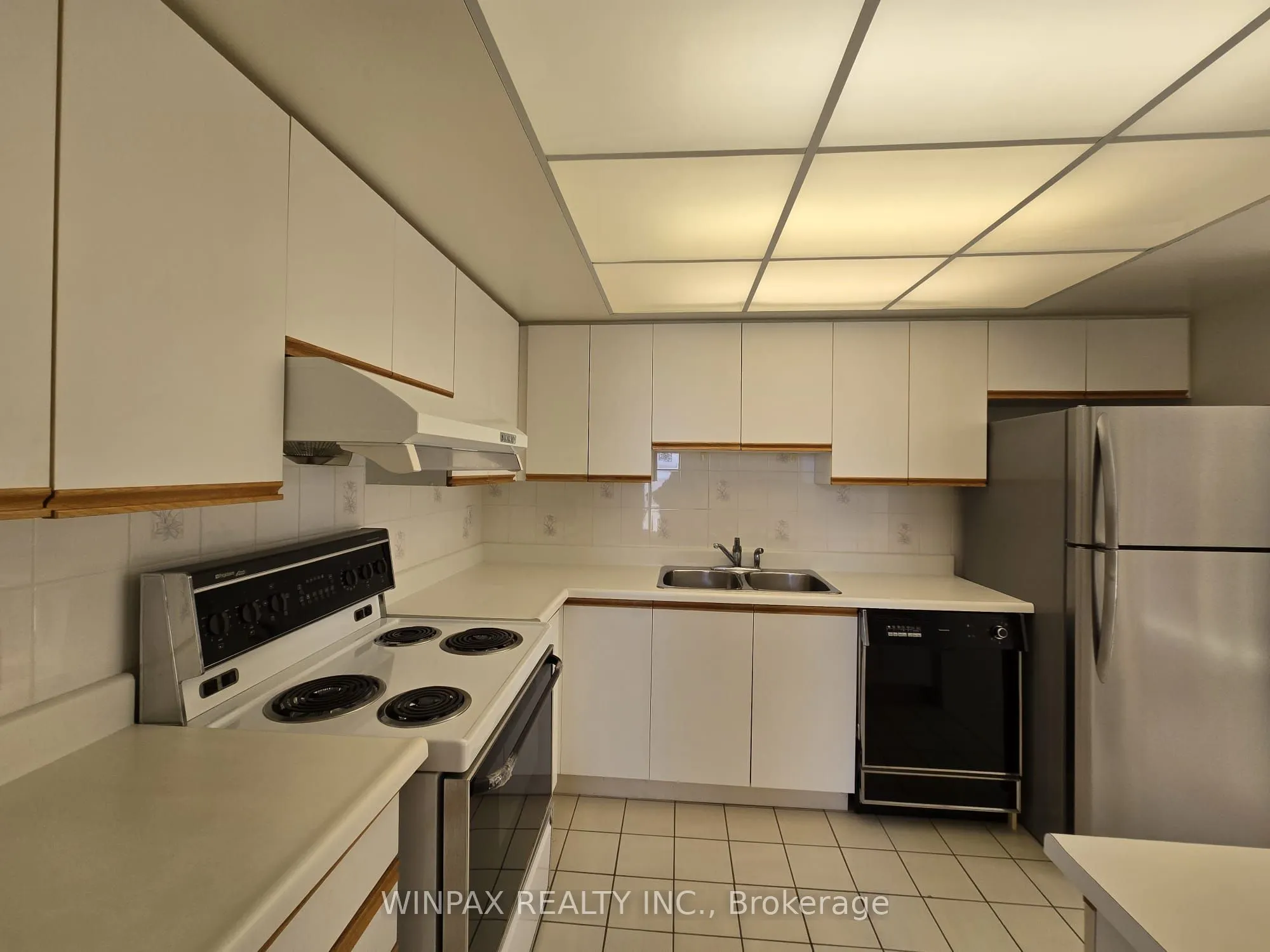 20 Harding Boulevard #1202
